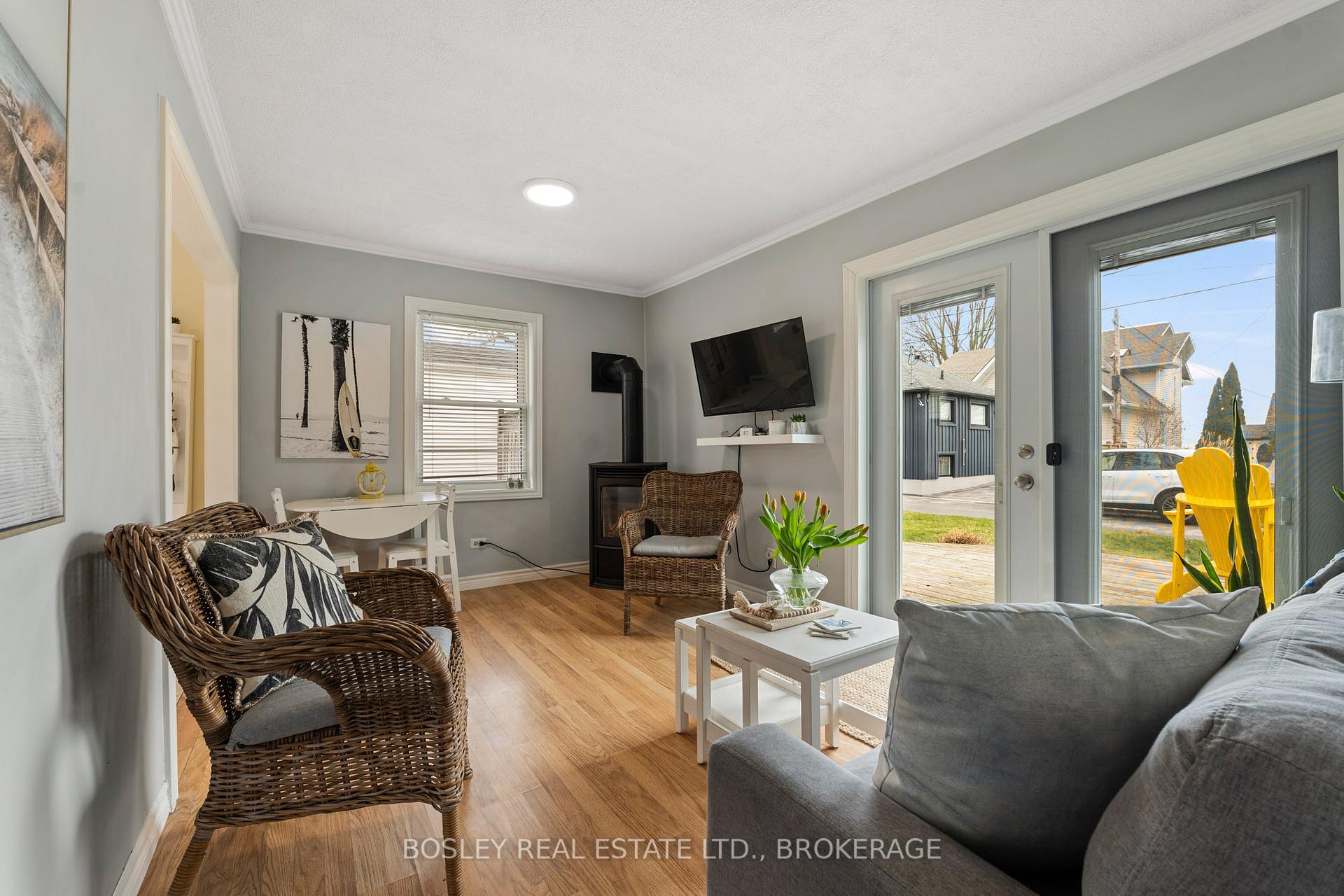Photo 6 of 9 Paxton Avenue, St. Catharines, Port Dalhousie — HOMEH