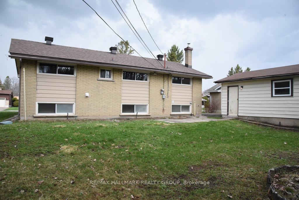 Photo 21 of 28 Kirkstall Avenue, Ottawa, Manordale — HOMEH