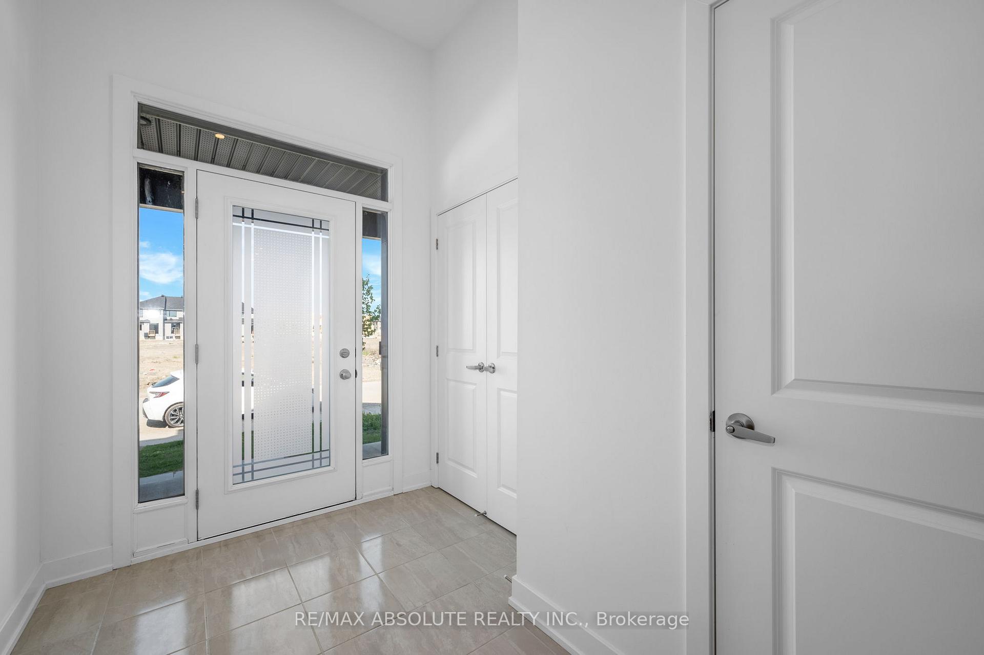 Photo 3 of 256 Monticello Avenue, Ottawa, Kanata - Emerald Meadows/Trailwest — HOMEH
