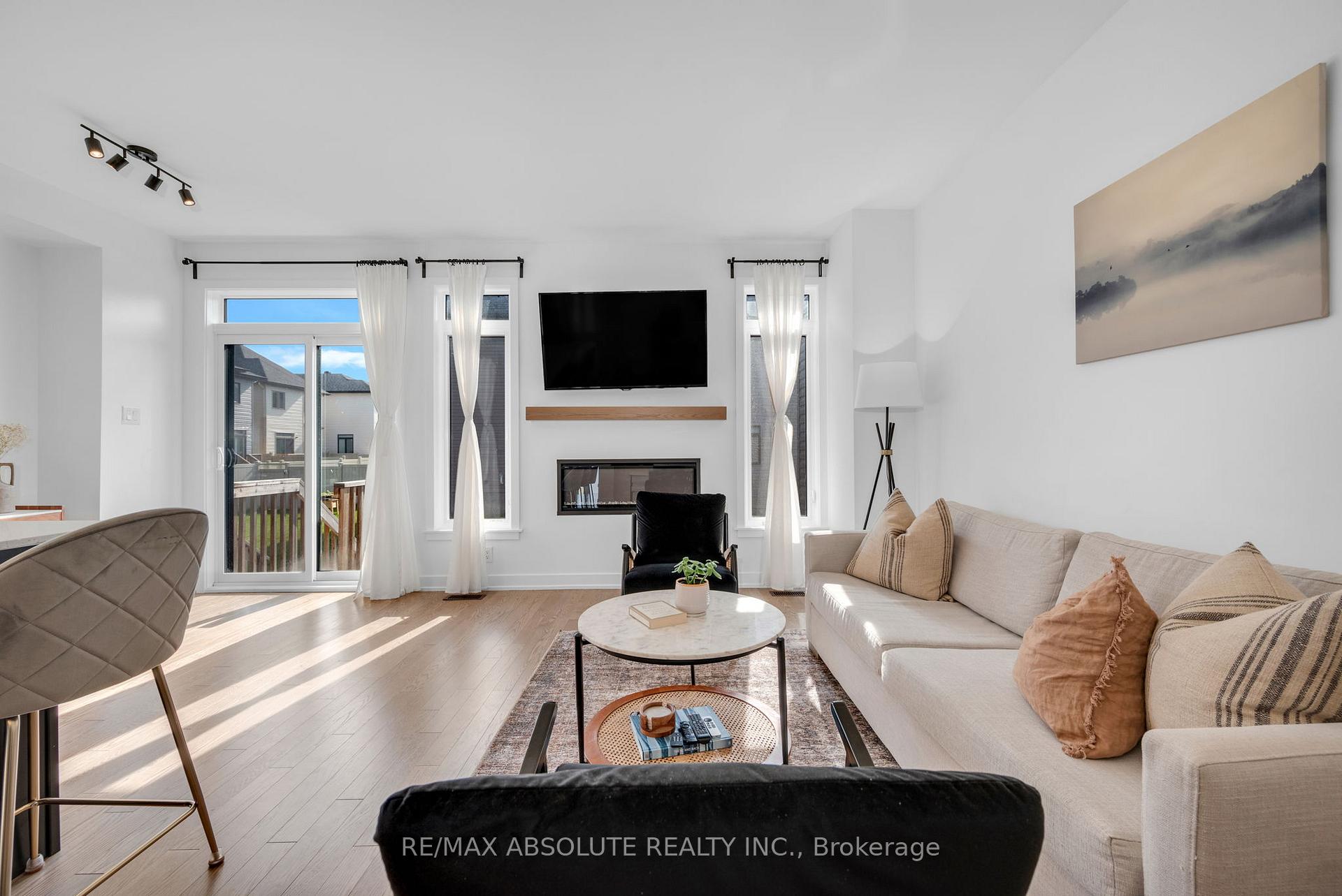 Photo 8 of 256 Monticello Avenue, Ottawa, Kanata - Emerald Meadows/Trailwest — HOMEH