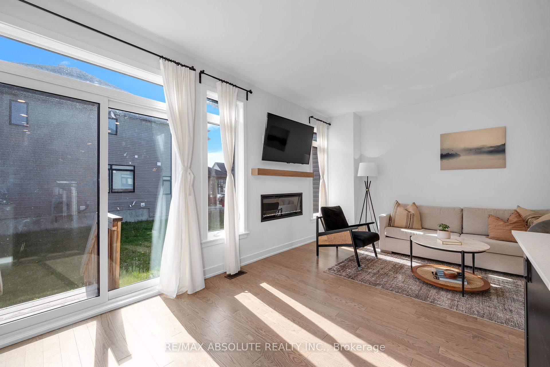 Photo 9 of 256 Monticello Avenue, Ottawa, Kanata - Emerald Meadows/Trailwest — HOMEH