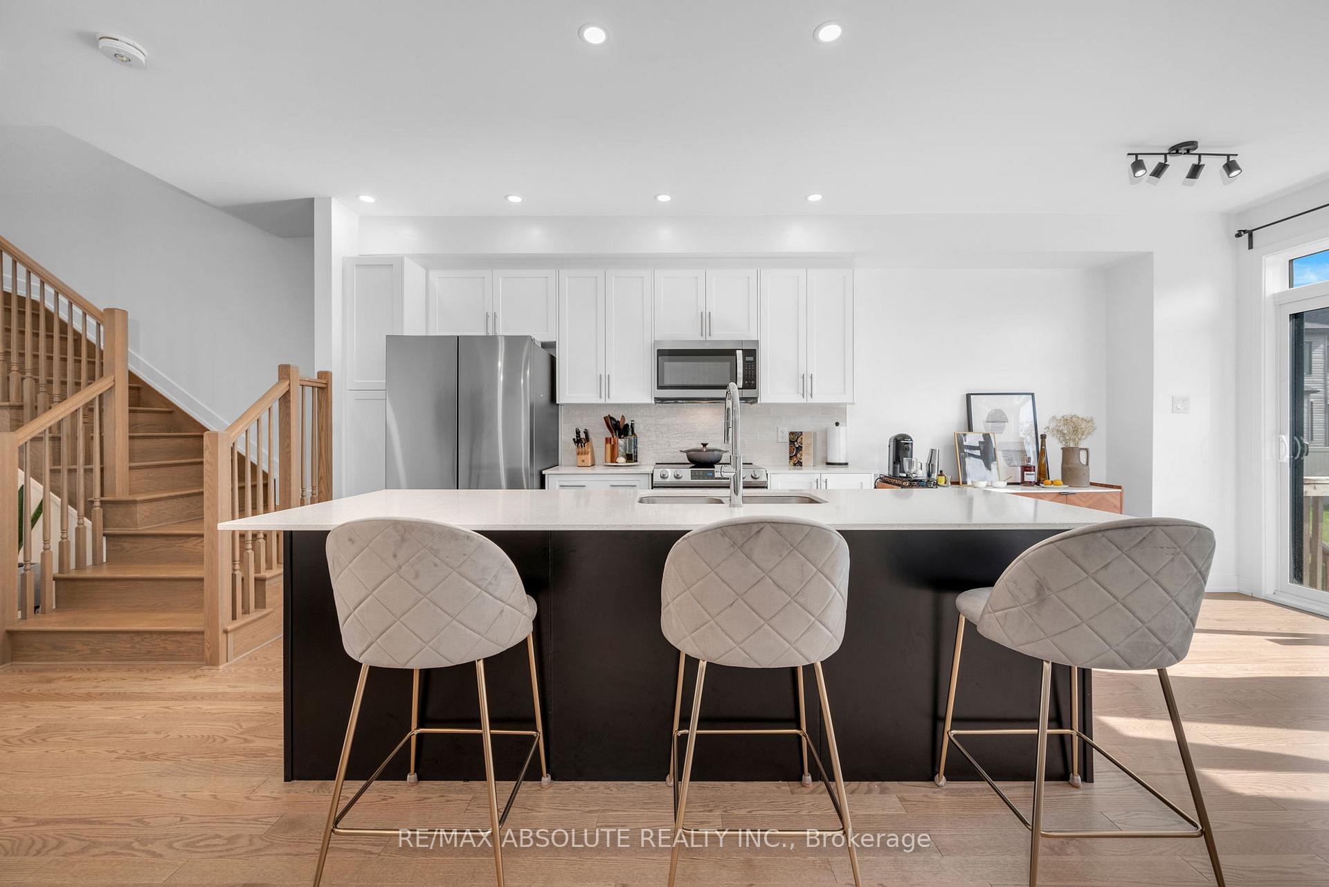 Photo 15 of 256 Monticello Avenue, Ottawa, Kanata - Emerald Meadows/Trailwest — HOMEH