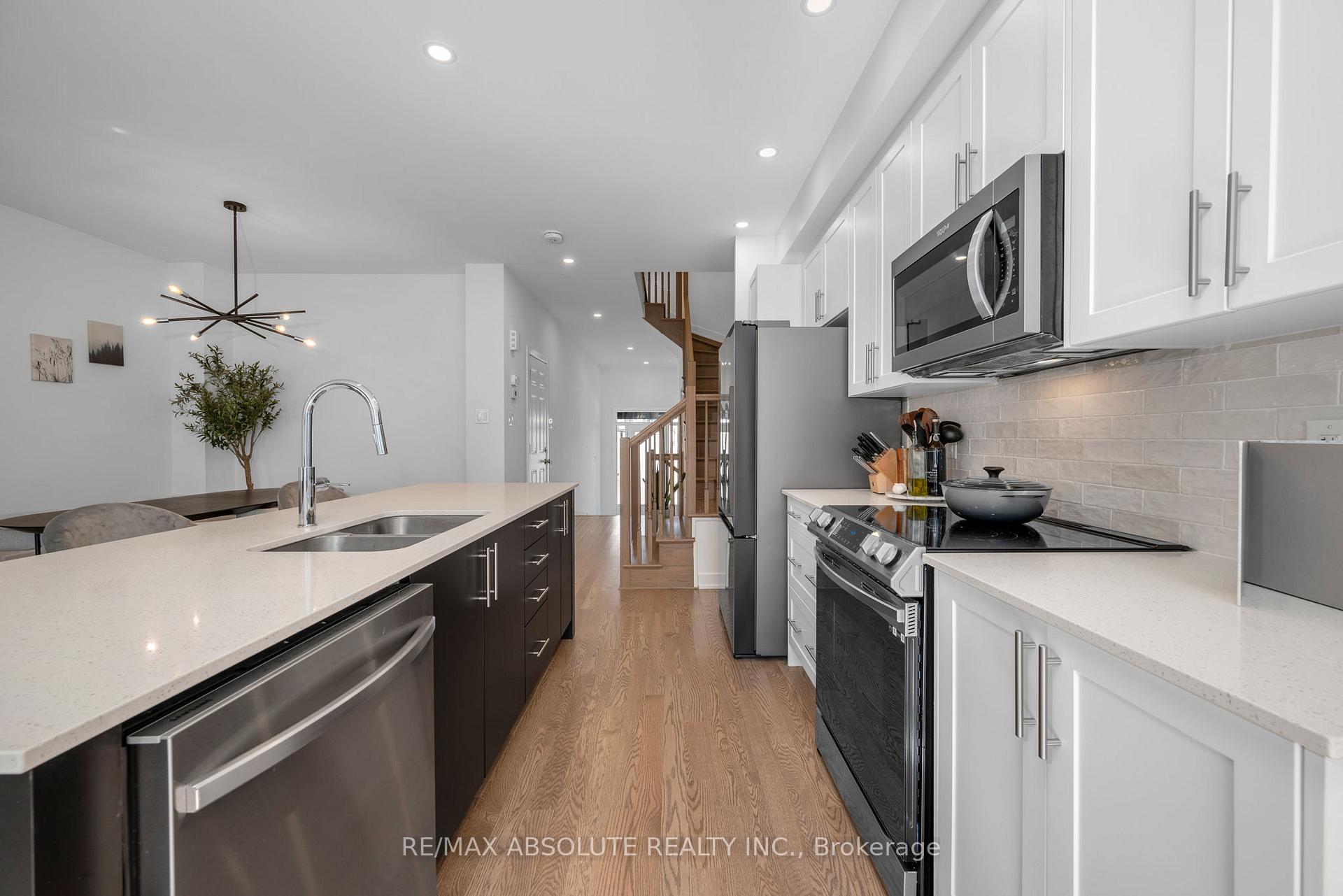 Photo 19 of 256 Monticello Avenue, Ottawa, Kanata - Emerald Meadows/Trailwest — HOMEH