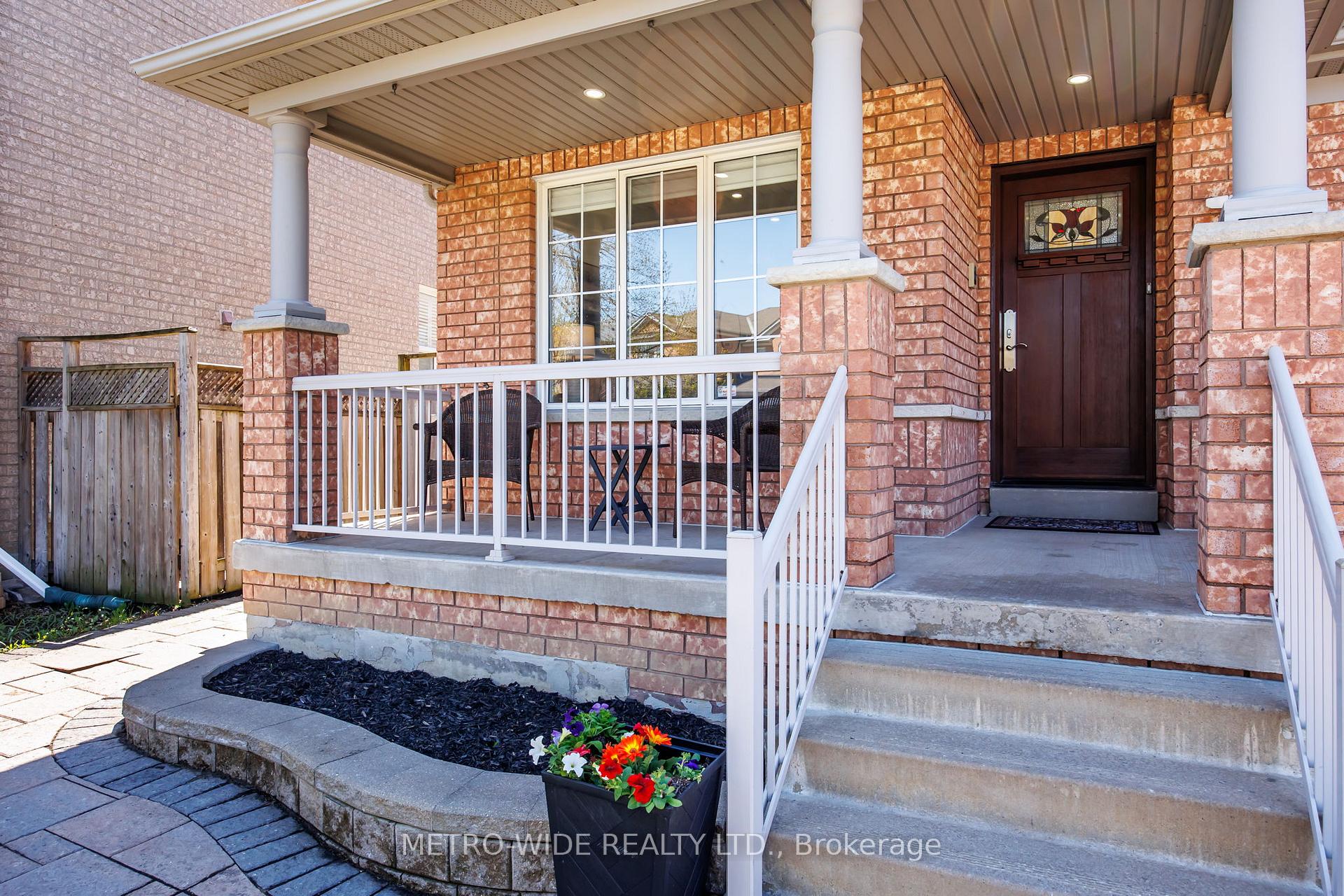 Photo 2 of 77 Ten Oaks Boulevard, Vaughan, Patterson — HOMEH