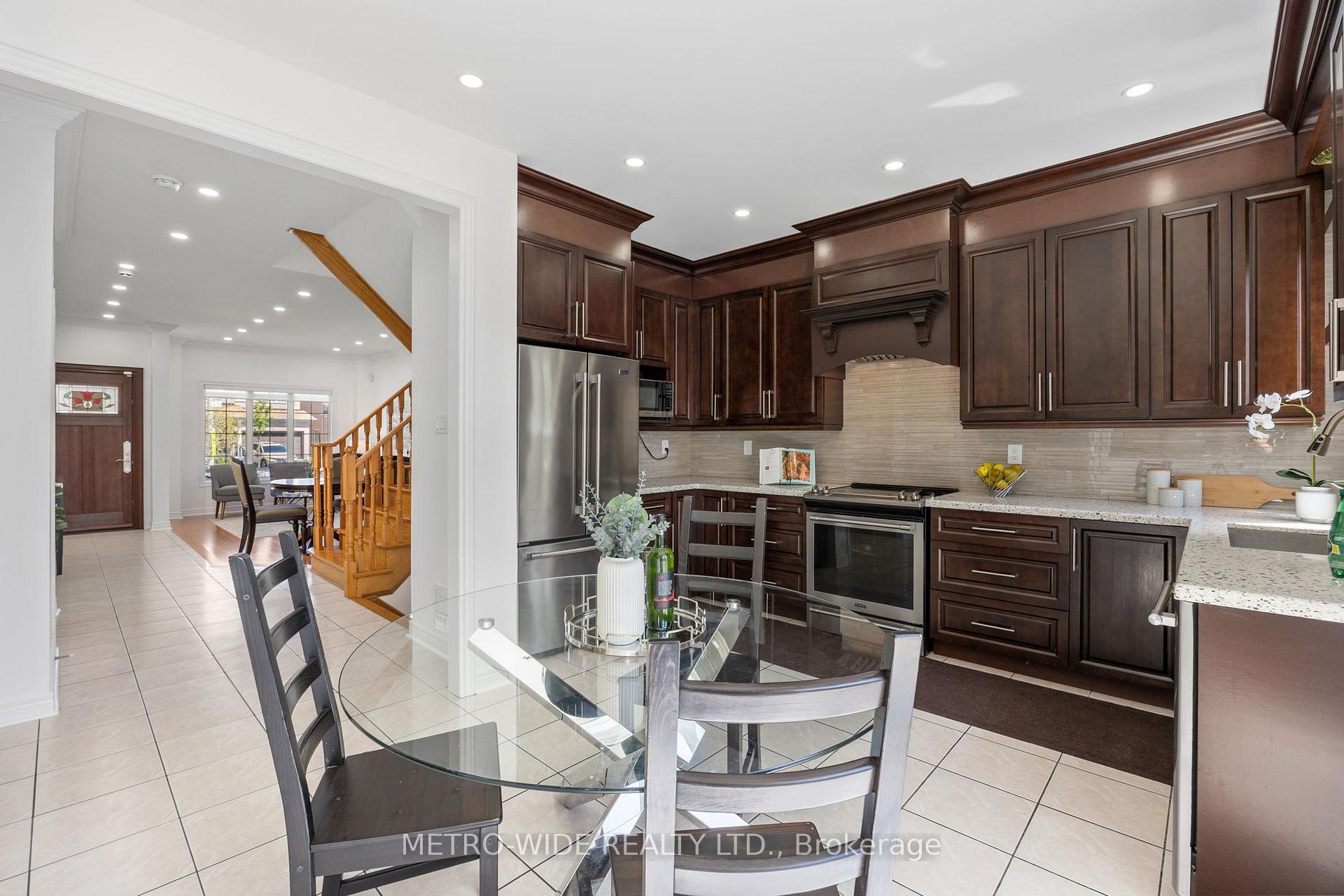 Photo 19 of 77 Ten Oaks Boulevard, Vaughan, Patterson — HOMEH