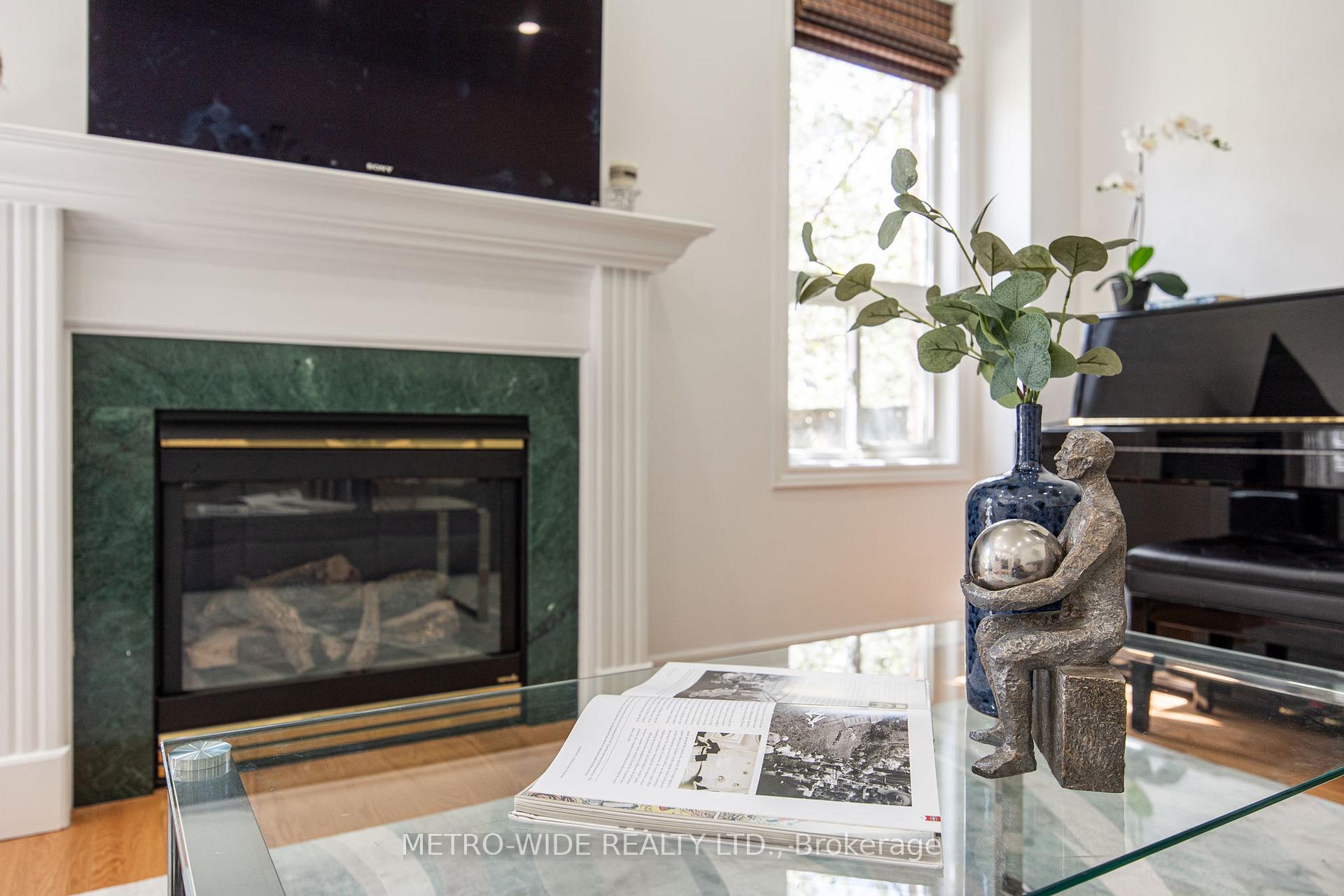 Photo 16 of 77 Ten Oaks Boulevard, Vaughan, Patterson — HOMEH