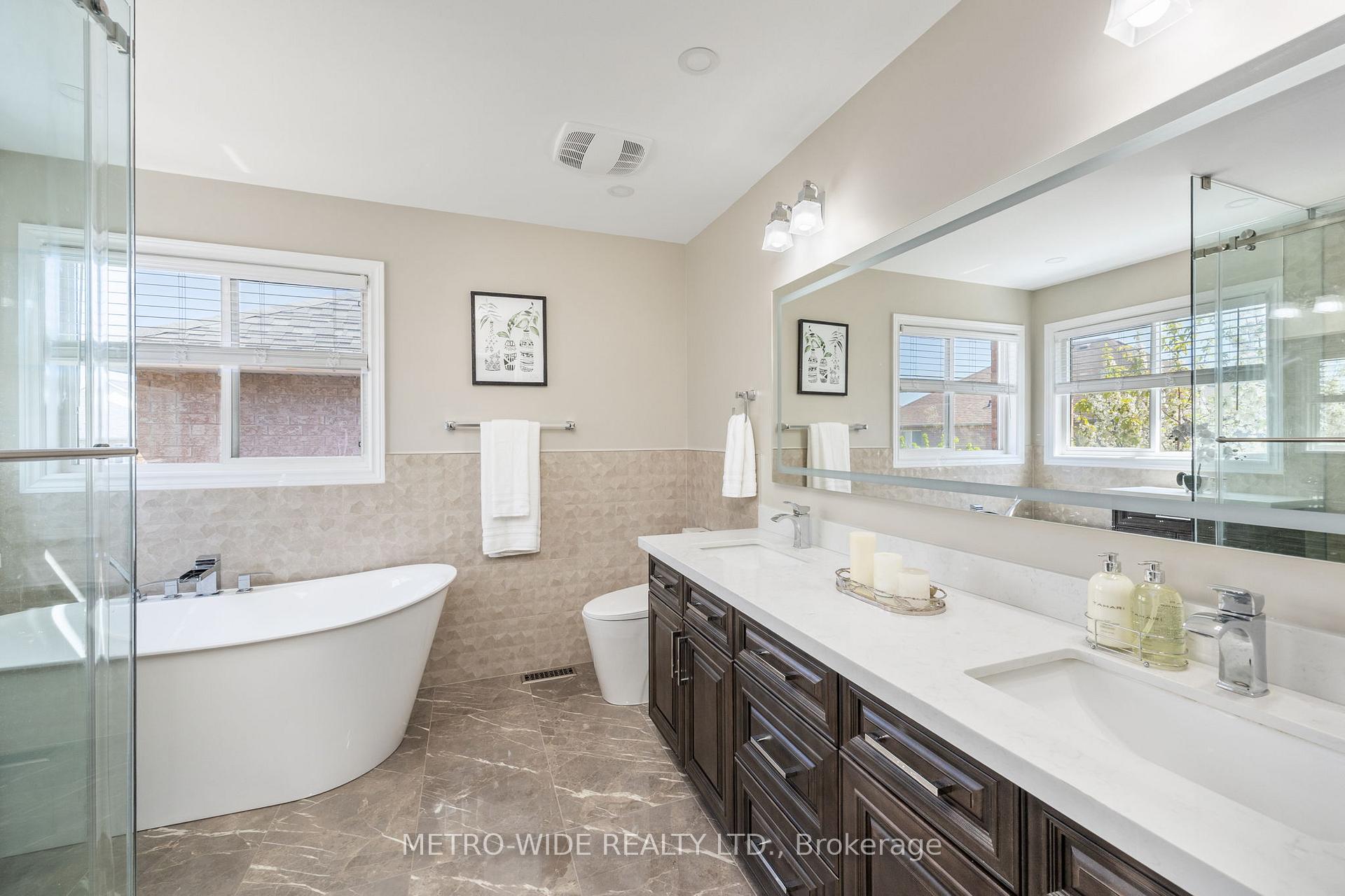 Photo 22 of 77 Ten Oaks Boulevard, Vaughan, Patterson — HOMEH