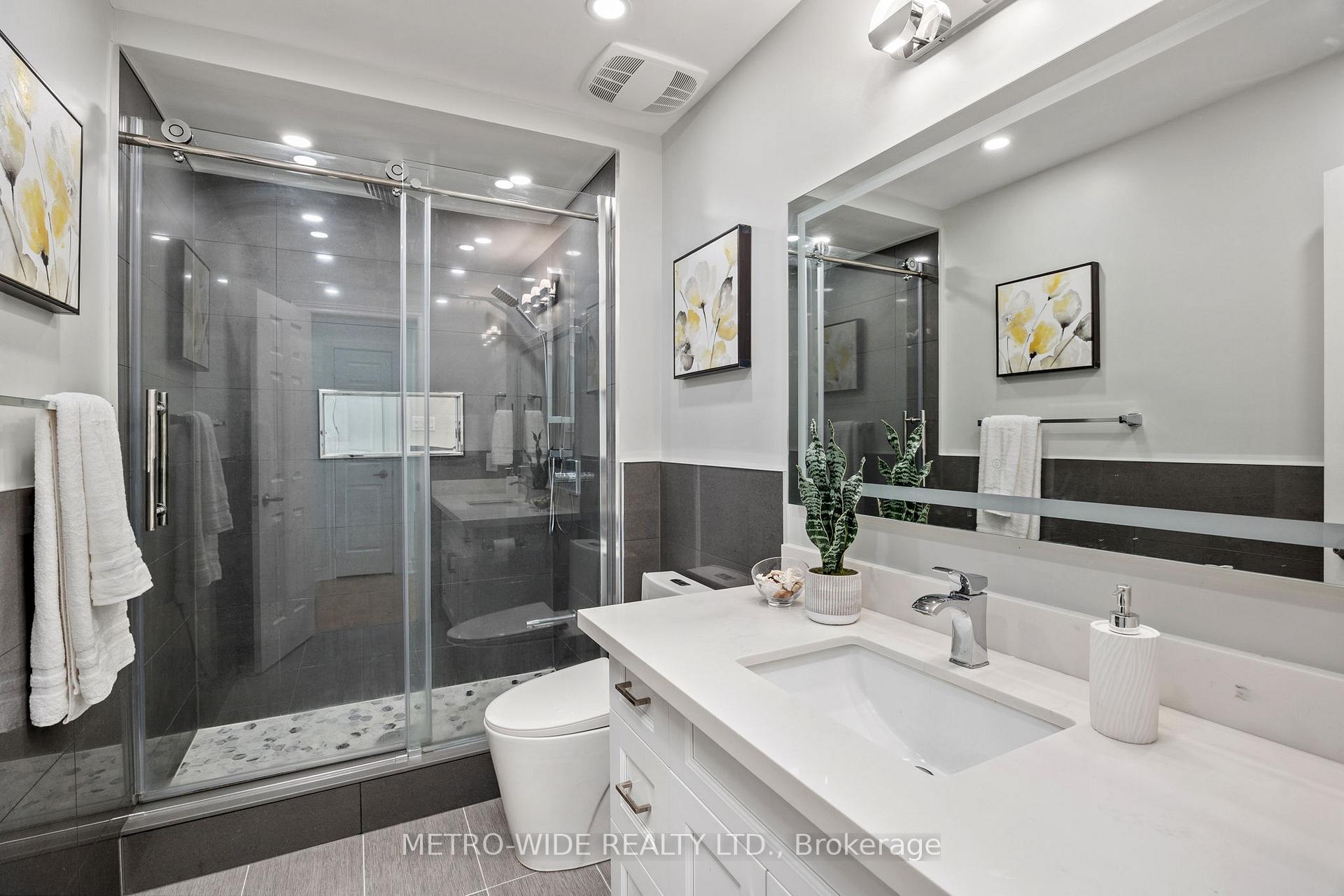 Photo 30 of 77 Ten Oaks Boulevard, Vaughan, Patterson — HOMEH