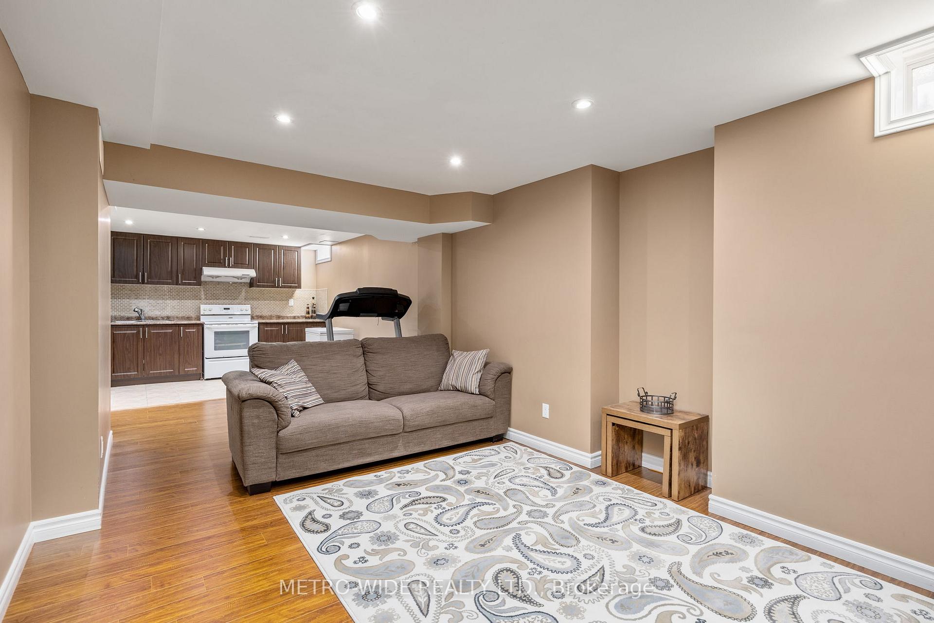 Photo 31 of 77 Ten Oaks Boulevard, Vaughan, Patterson — HOMEH