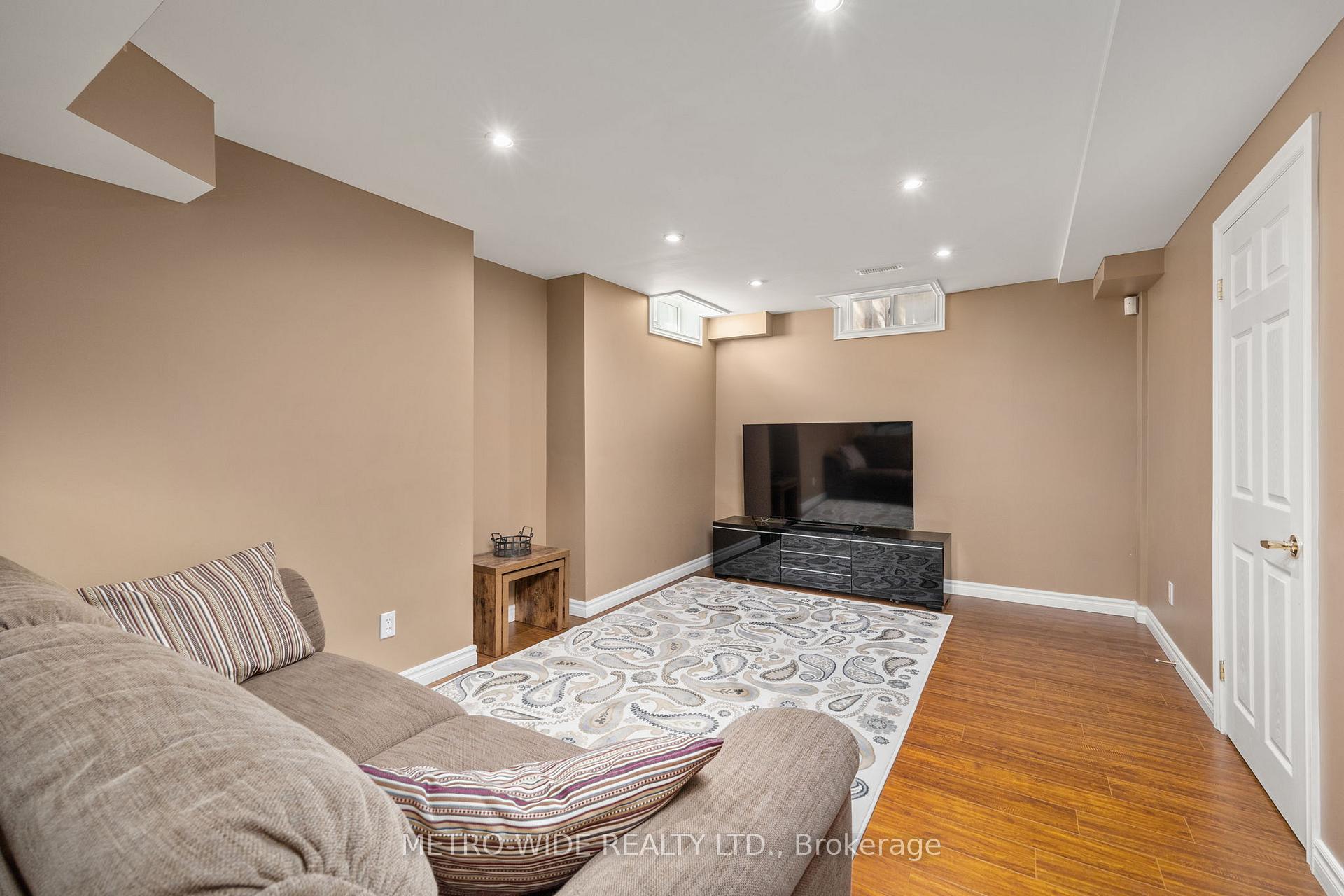 Photo 27 of 77 Ten Oaks Boulevard, Vaughan, Patterson — HOMEH