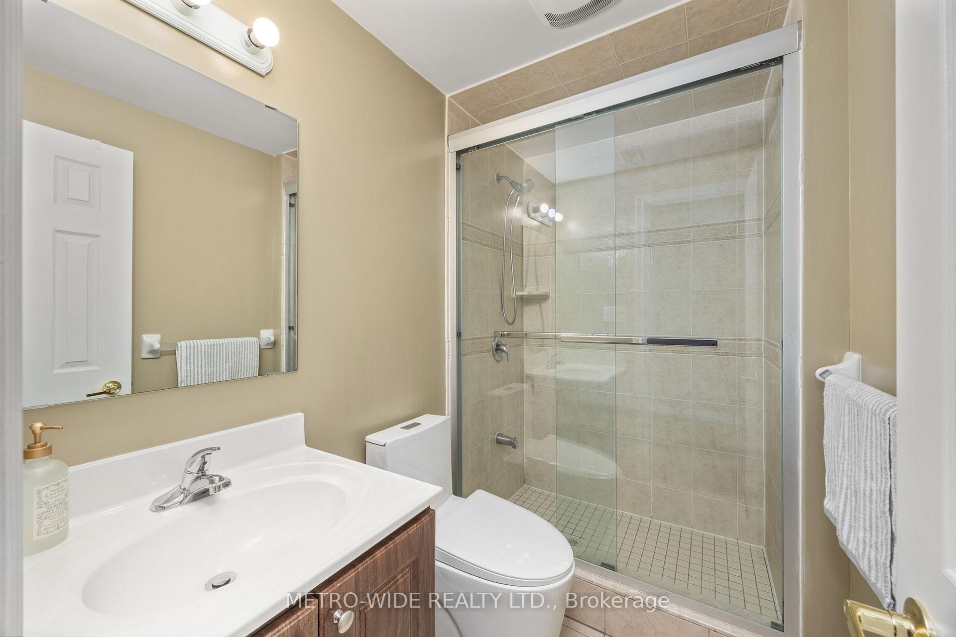 Photo 42 of 77 Ten Oaks Boulevard, Vaughan, Patterson — HOMEH