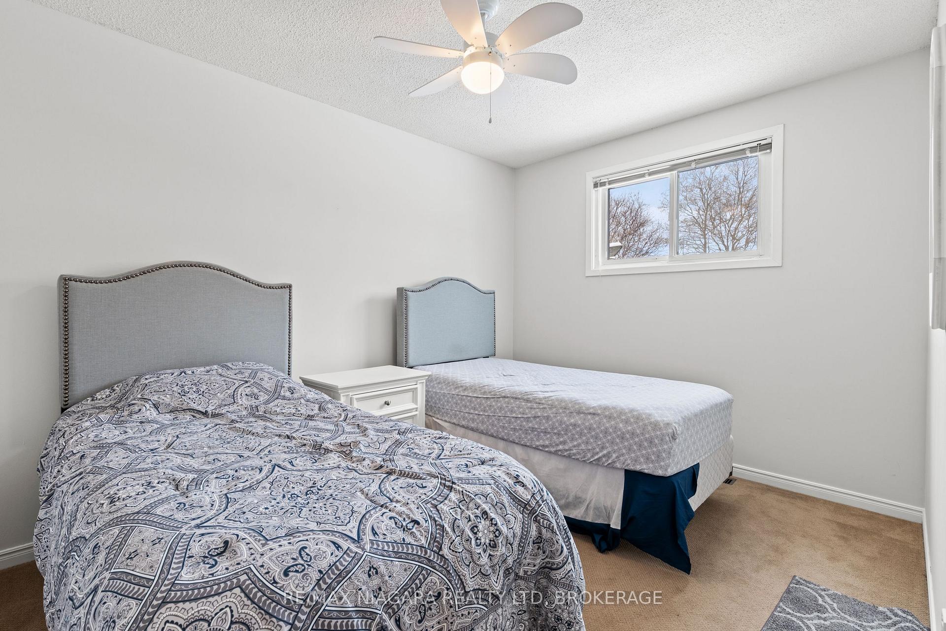 Photo 10 of 8 Carousel Circle, St. Catharines, Lakeport — HOMEH