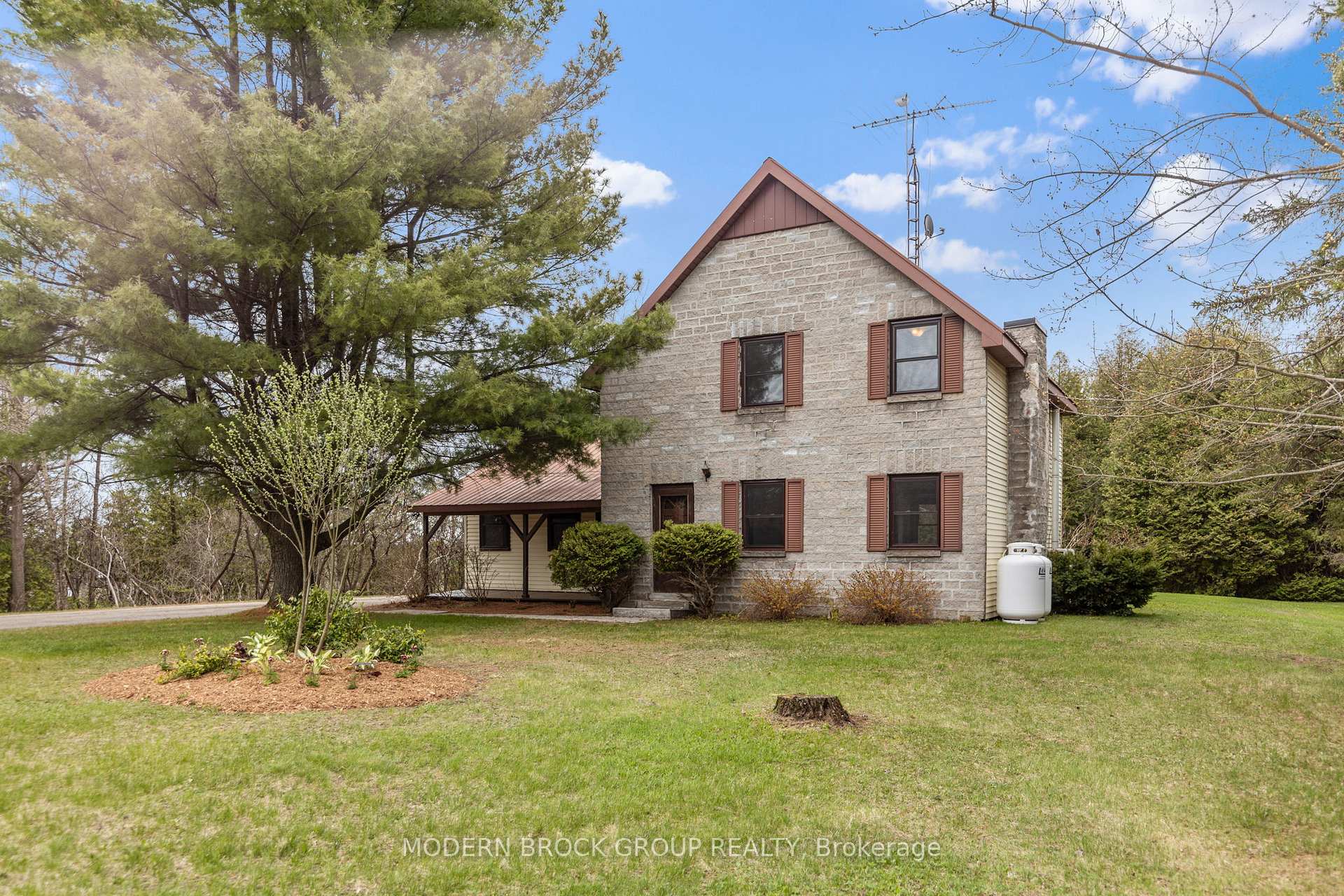 Photo 2 of 2717 Goodin Road, Edwardsburgh/Cardinal, Edwardsburgh/Cardinal Twp — HOMEH