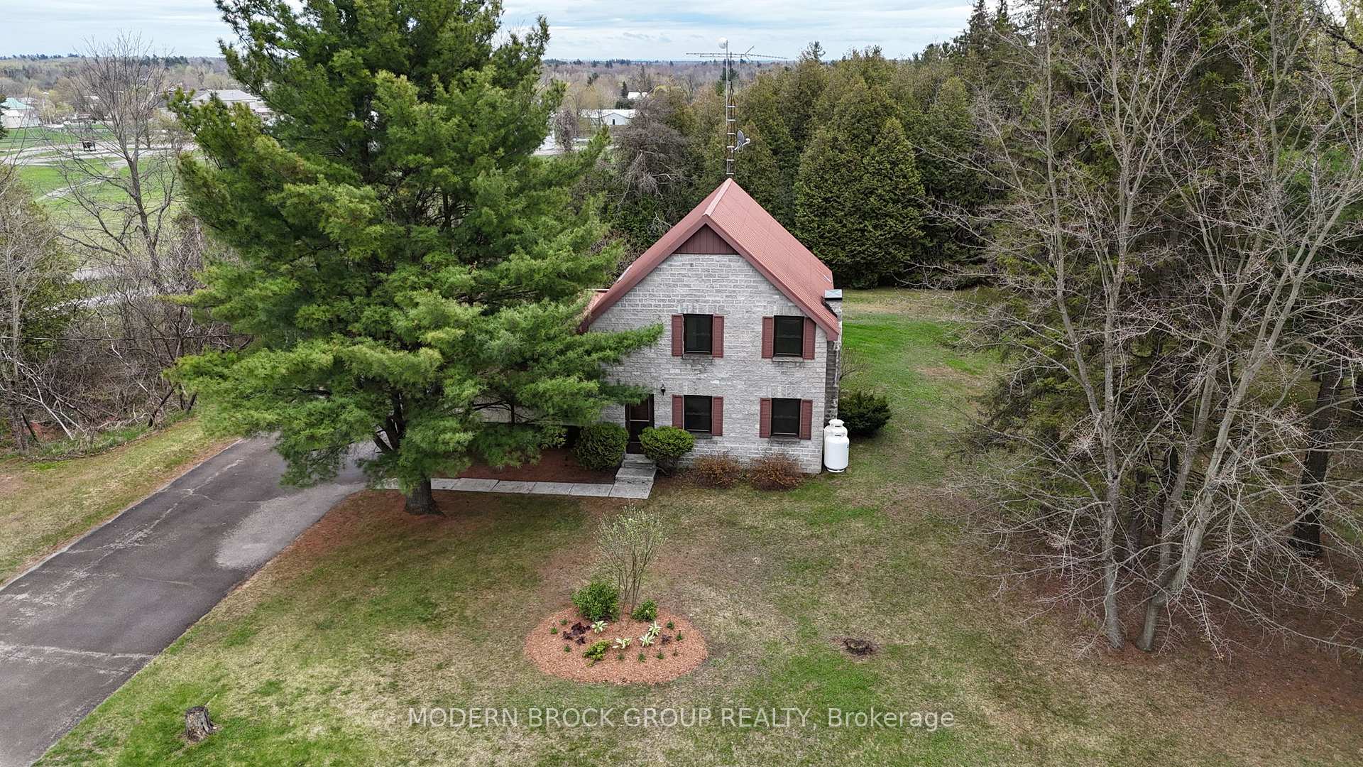 Photo 13 of 2717 Goodin Road, Edwardsburgh/Cardinal, Edwardsburgh/Cardinal Twp — HOMEH