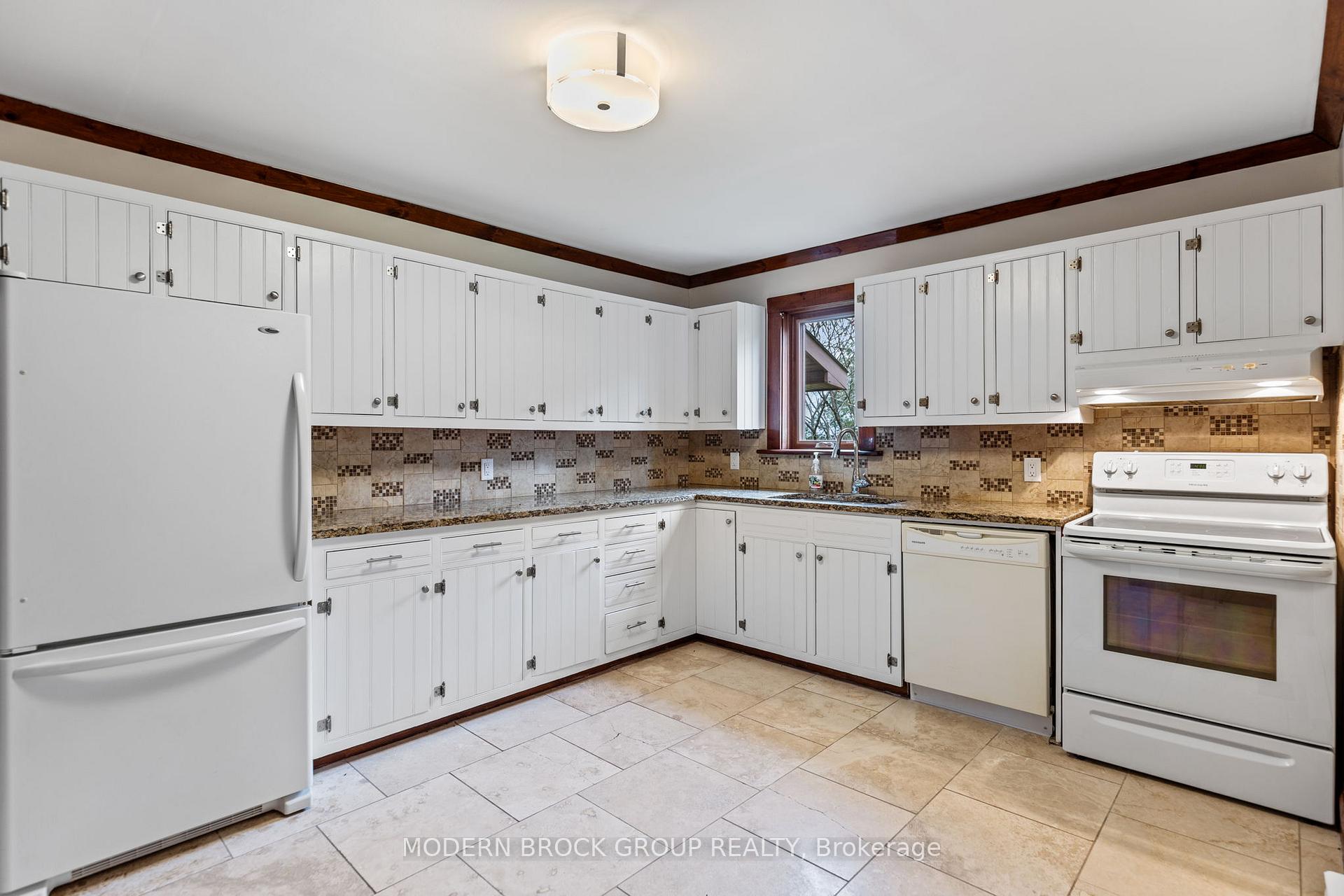 Photo 6 of 2717 Goodin Road, Edwardsburgh/Cardinal, Edwardsburgh/Cardinal Twp — HOMEH