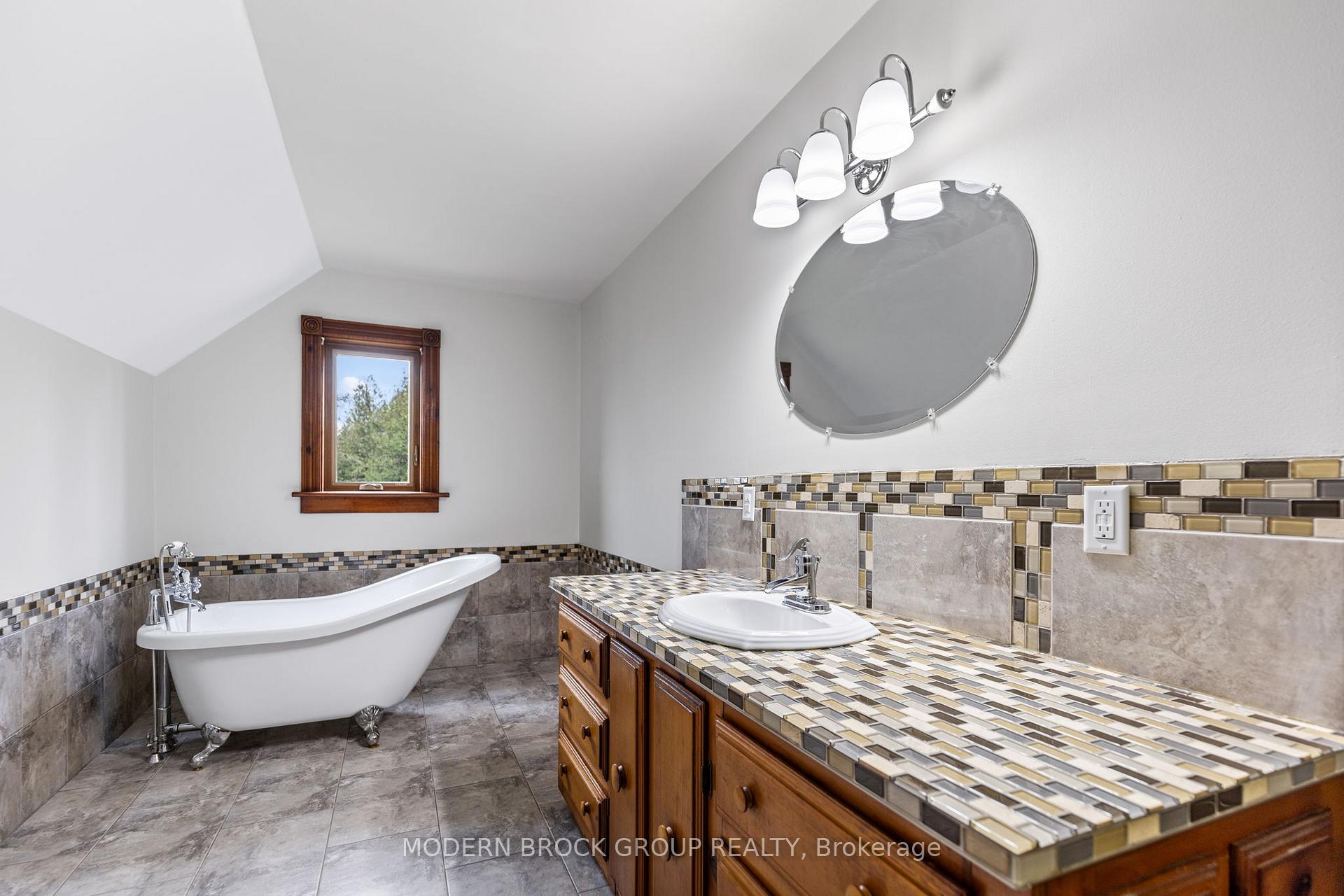 Photo 19 of 2717 Goodin Road, Edwardsburgh/Cardinal, Edwardsburgh/Cardinal Twp — HOMEH