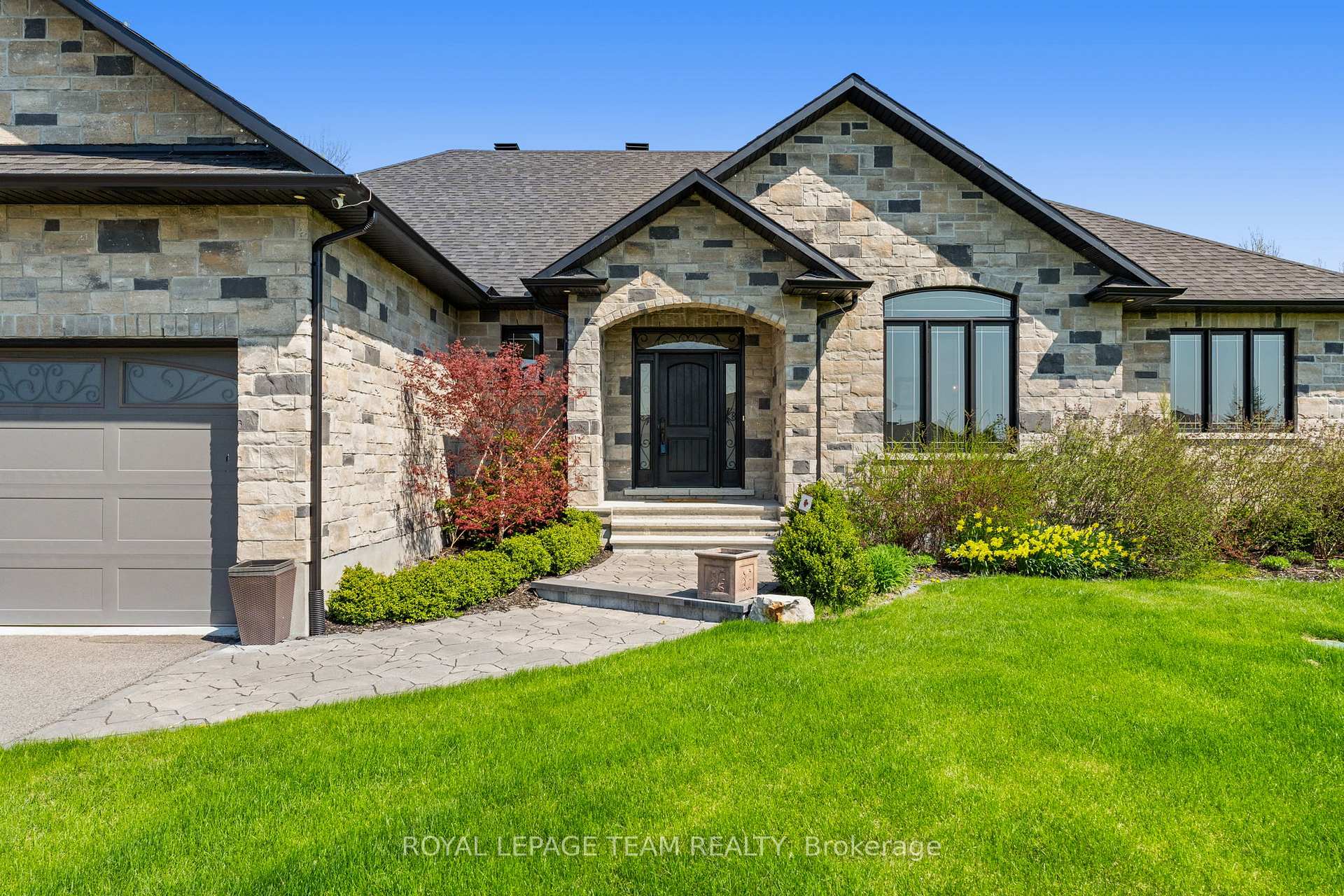 Photo 6 of 7384 Blue Water Crescent, Ottawa, Osgoode Twp North of Reg Rd 6 — HOMEH