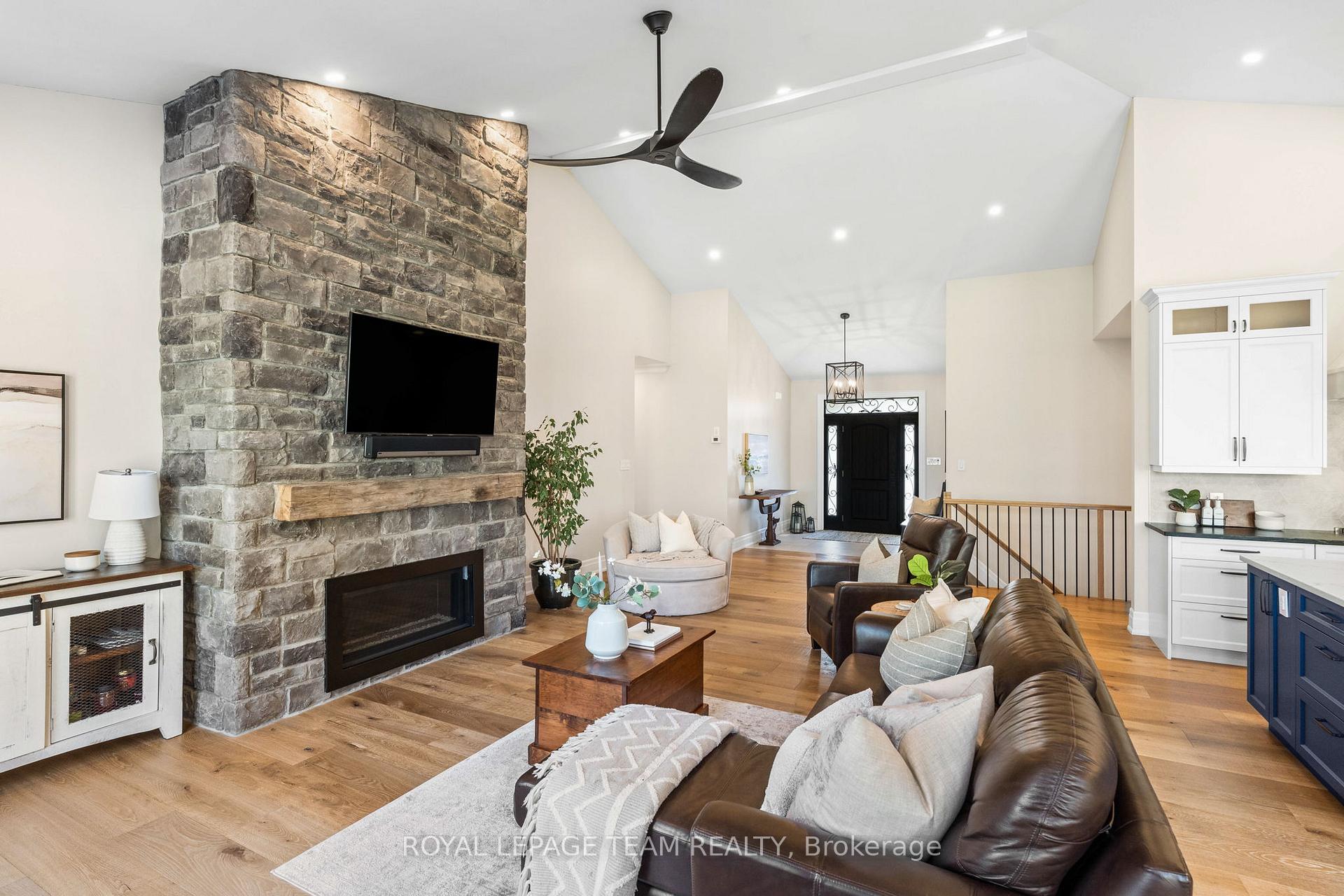 Photo 3 of 7384 Blue Water Crescent, Ottawa, Osgoode Twp North of Reg Rd 6 — HOMEH