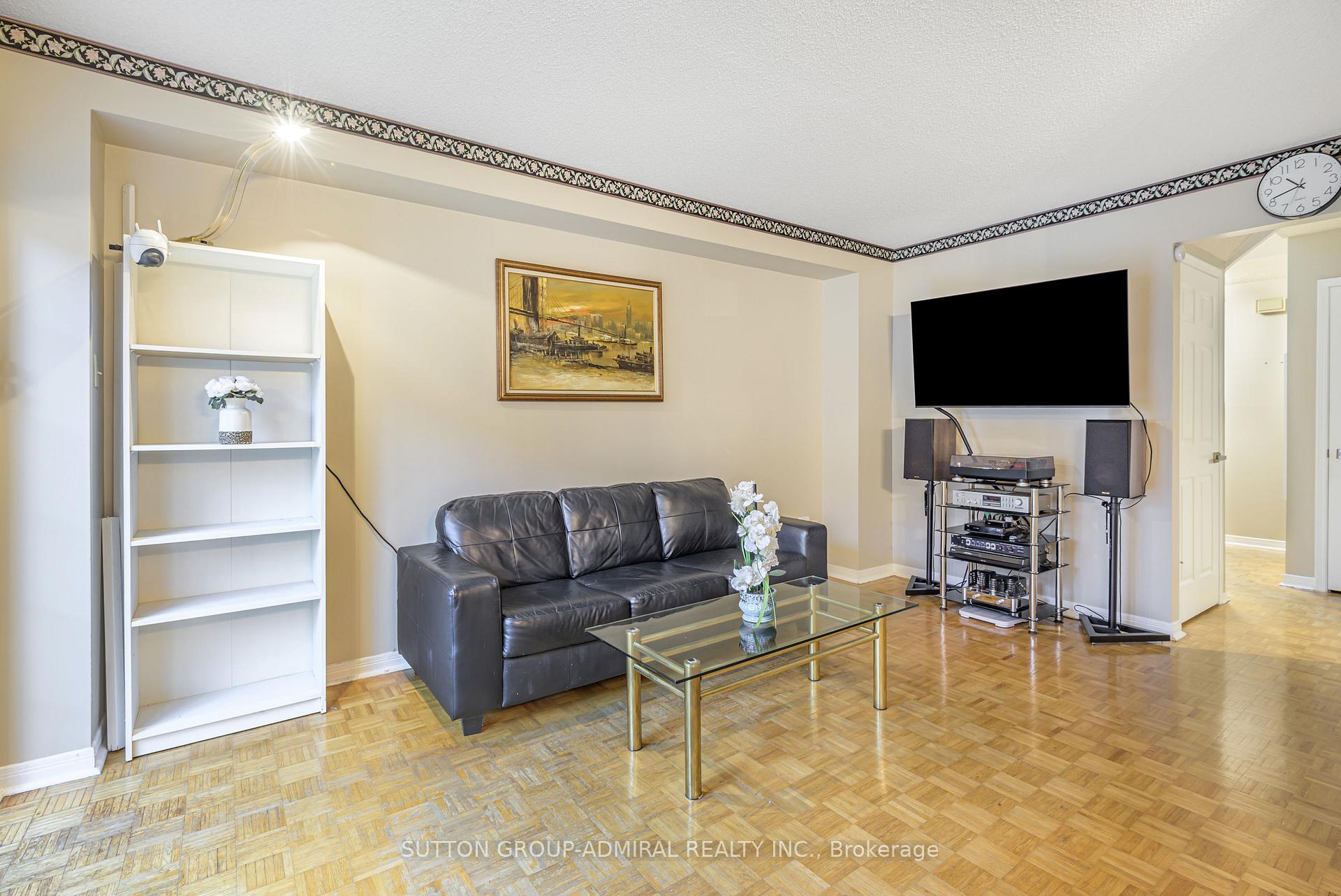 Photo 8 of 95 New Seabury Drive, Vaughan, Glen Shields — HOMEH