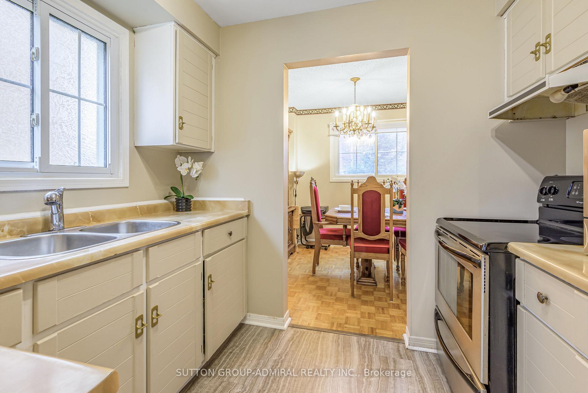 Photo 9 of 95 New Seabury Drive, Vaughan, Glen Shields — HOMEH