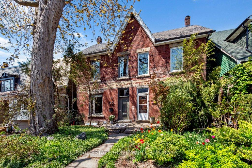 Front of 92 Greenwood Avenue