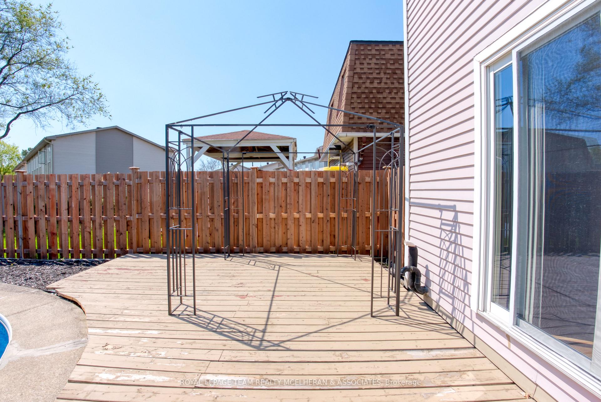 Photo 10 of 6224 Fortune Drive, Ottawa, Convent Glen North — HOMEH