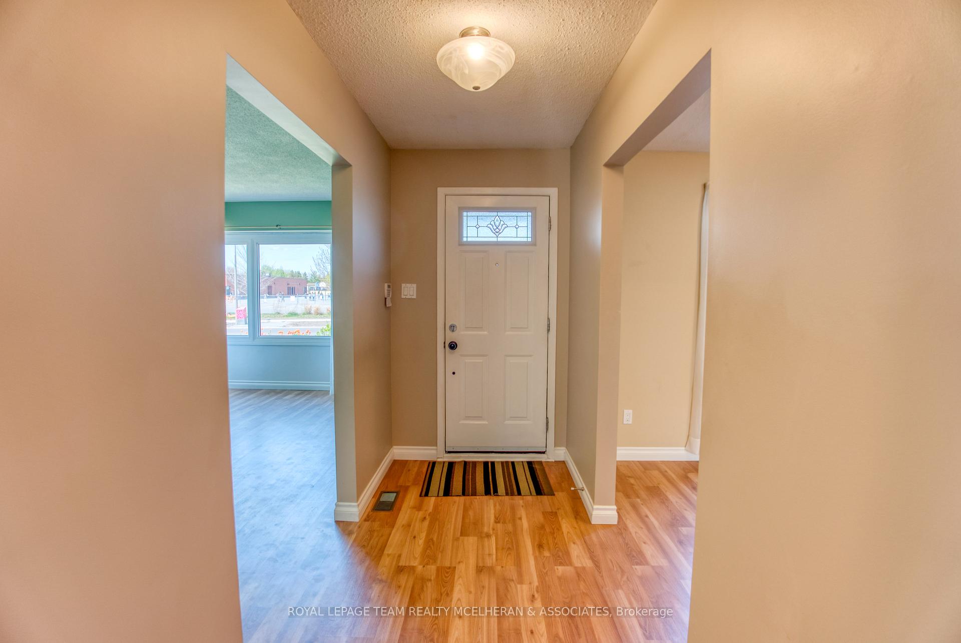 Photo 2 of 6224 Fortune Drive, Ottawa, Convent Glen North — HOMEH