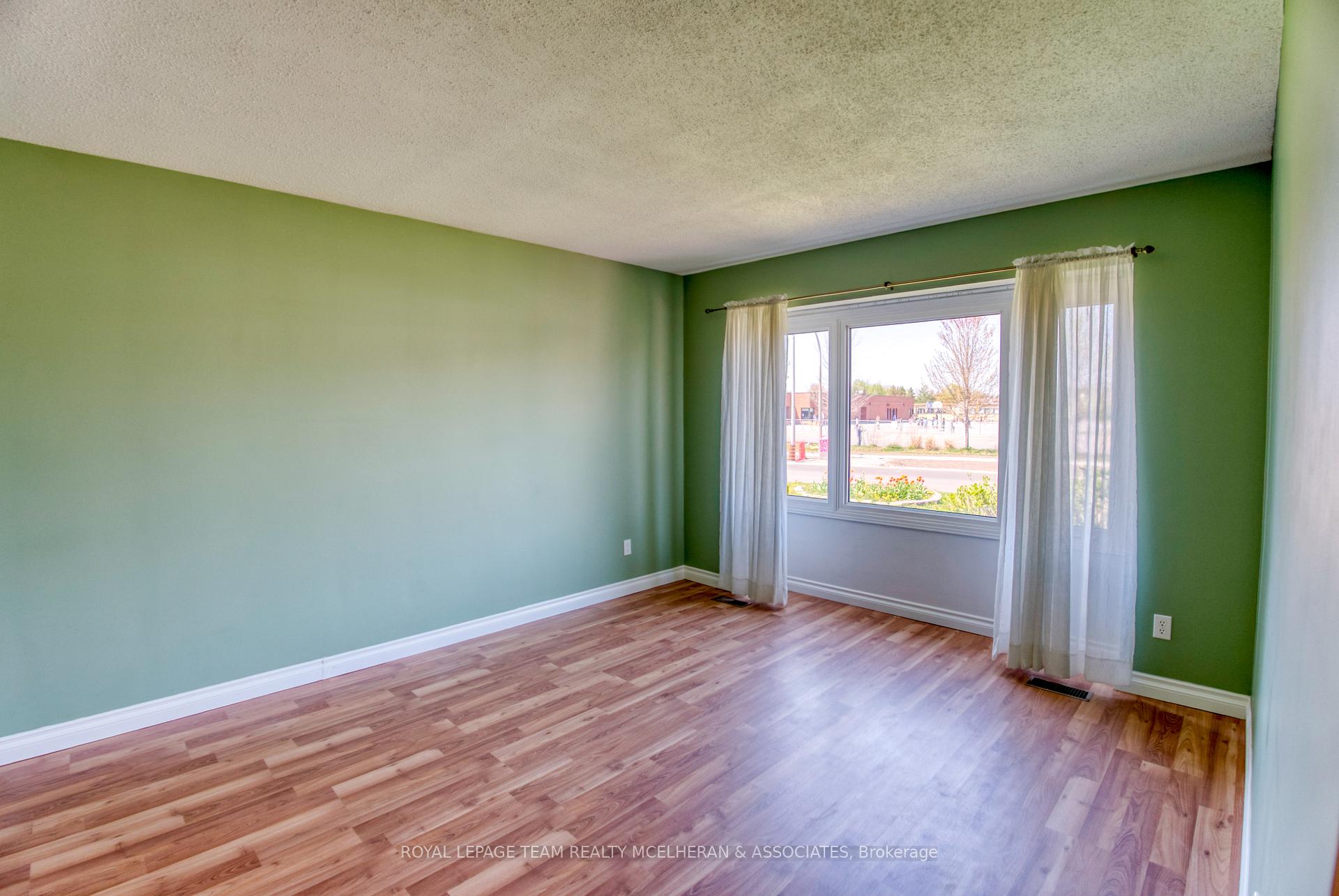 Photo 16 of 6224 Fortune Drive, Ottawa, Convent Glen North — HOMEH