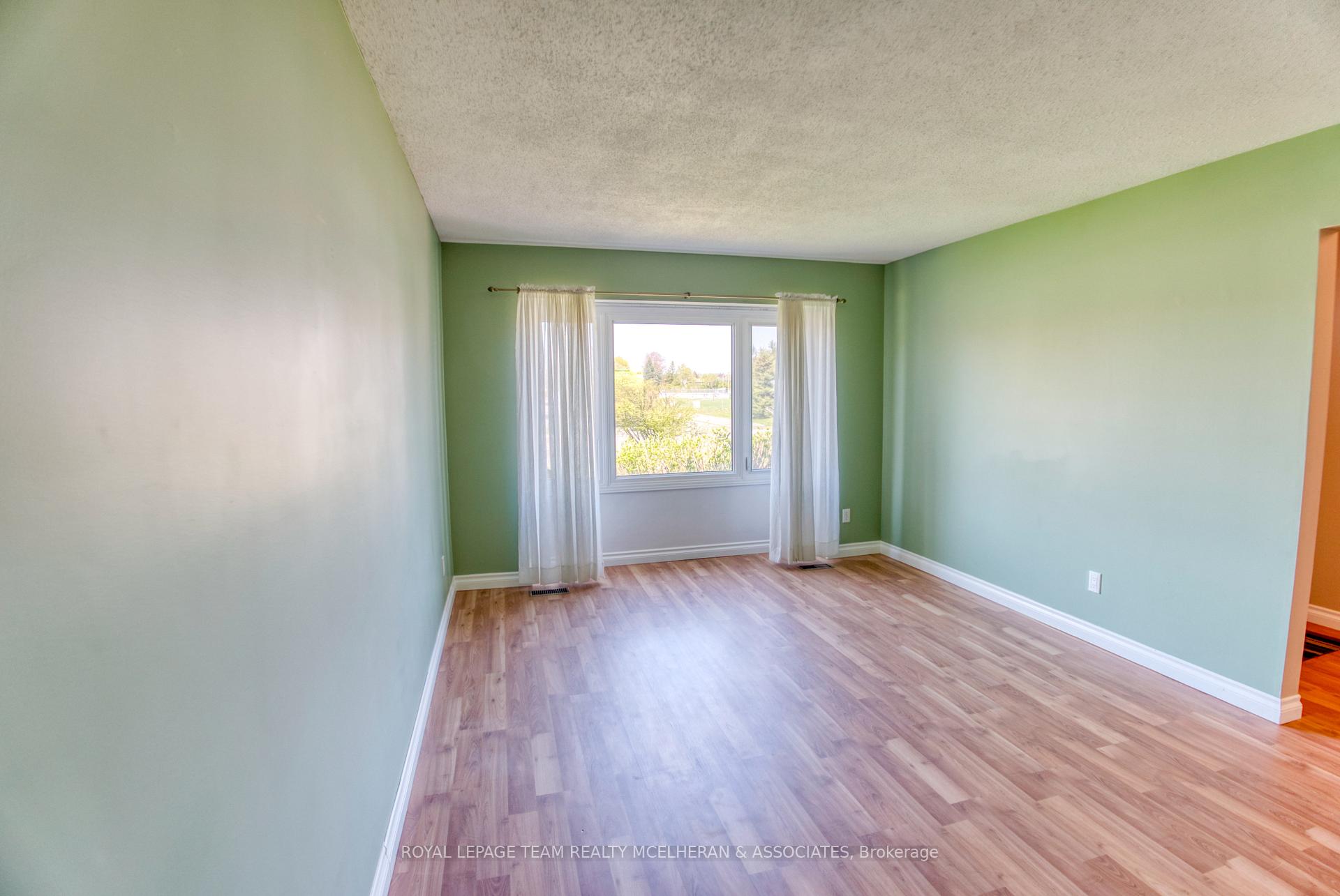 Photo 13 of 6224 Fortune Drive, Ottawa, Convent Glen North — HOMEH
