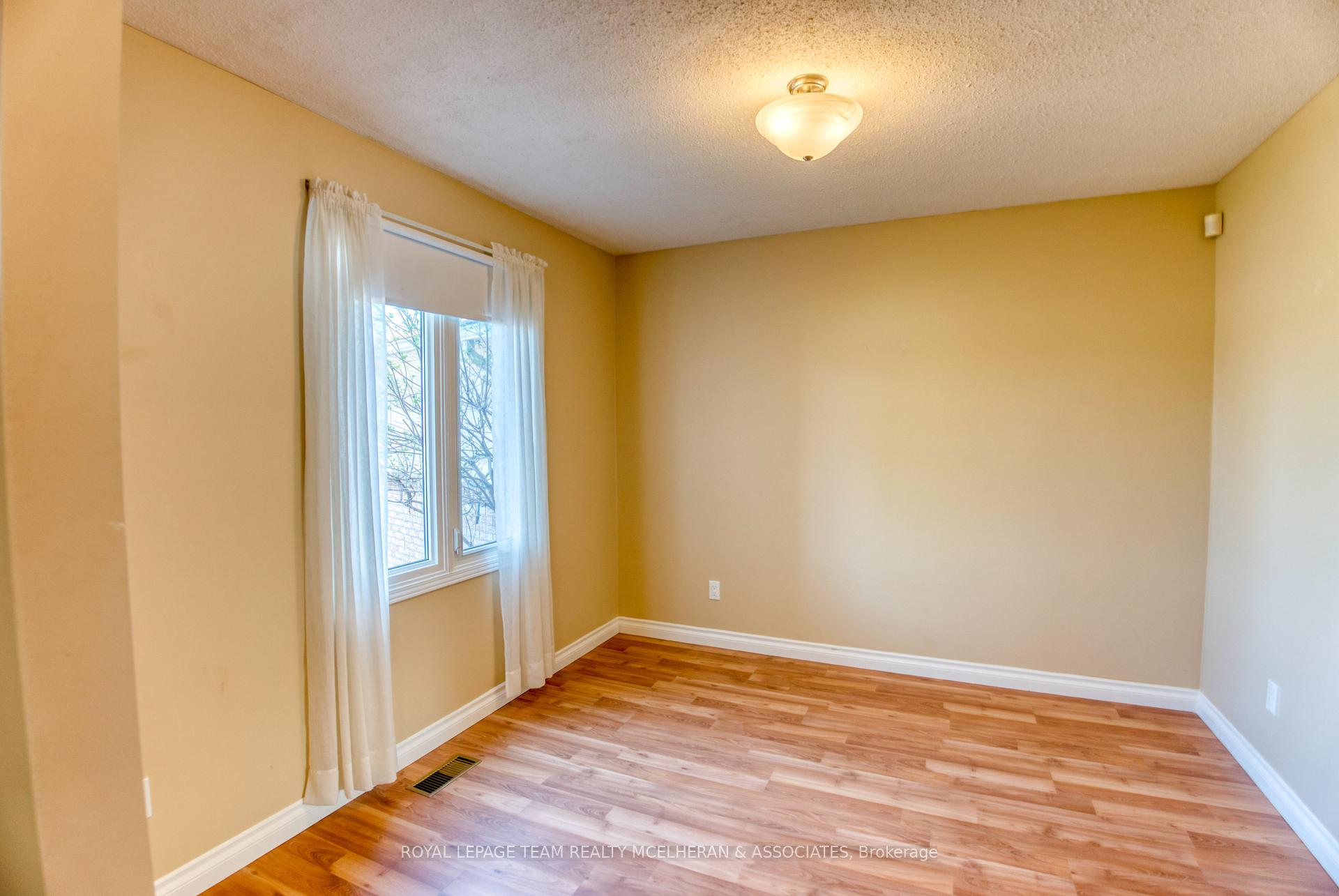 Photo 8 of 6224 Fortune Drive, Ottawa, Convent Glen North — HOMEH