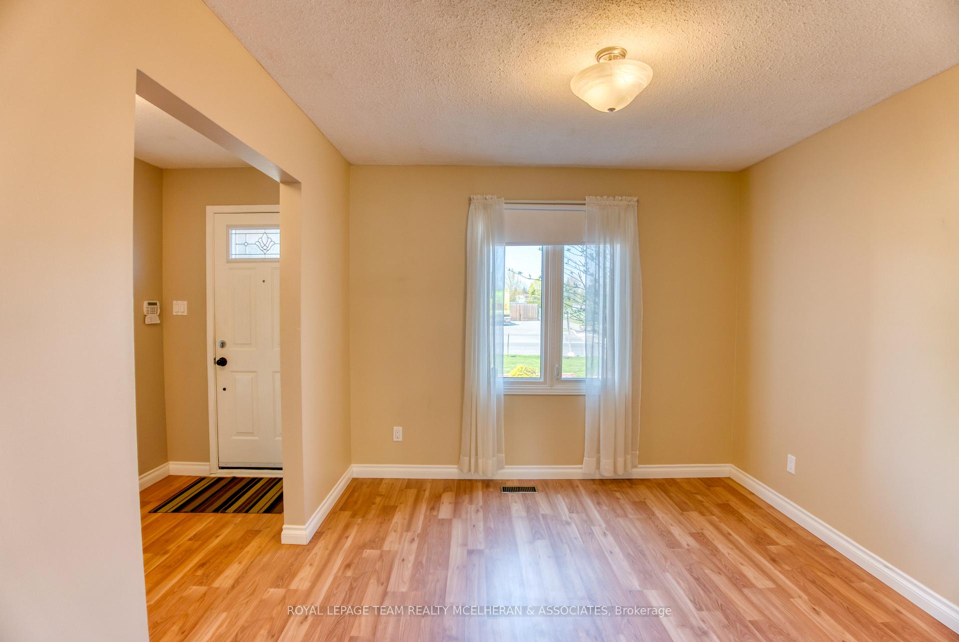 Photo 25 of 6224 Fortune Drive, Ottawa, Convent Glen North — HOMEH