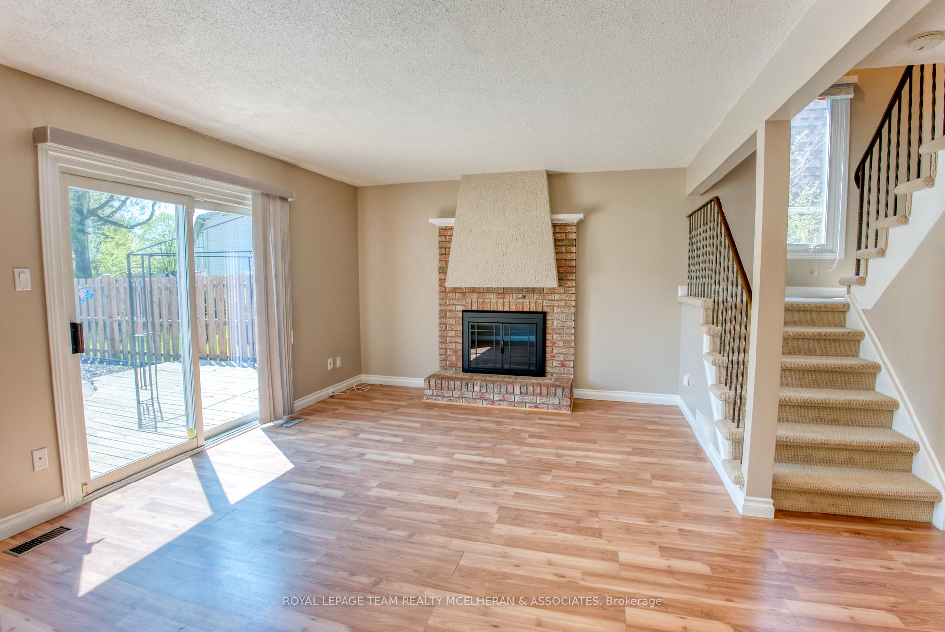 Photo 12 of 6224 Fortune Drive, Ottawa, Convent Glen North — HOMEH