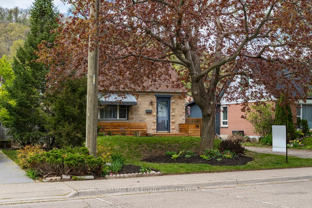 Photo 4 of 16 McKay Road, Hamilton, Dundas — HOMEH
