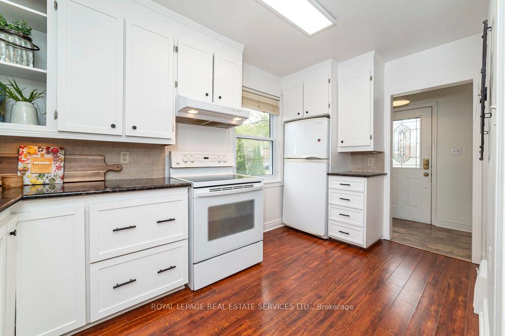 Photo 5 of 16 McKay Road, Hamilton, Dundas — HOMEH