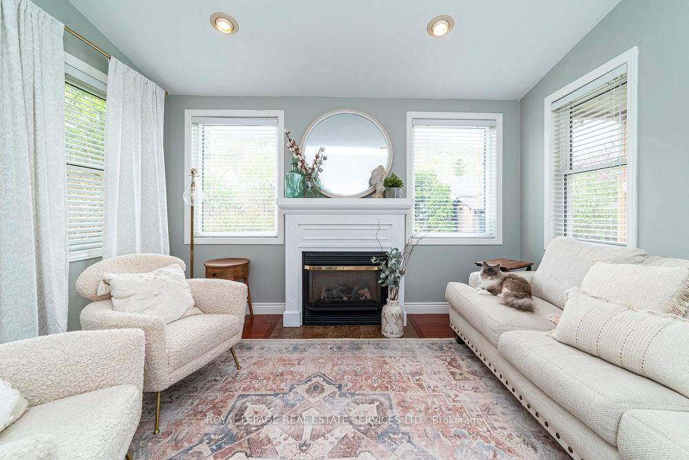Photo 10 of 16 McKay Road, Hamilton, Dundas — HOMEH