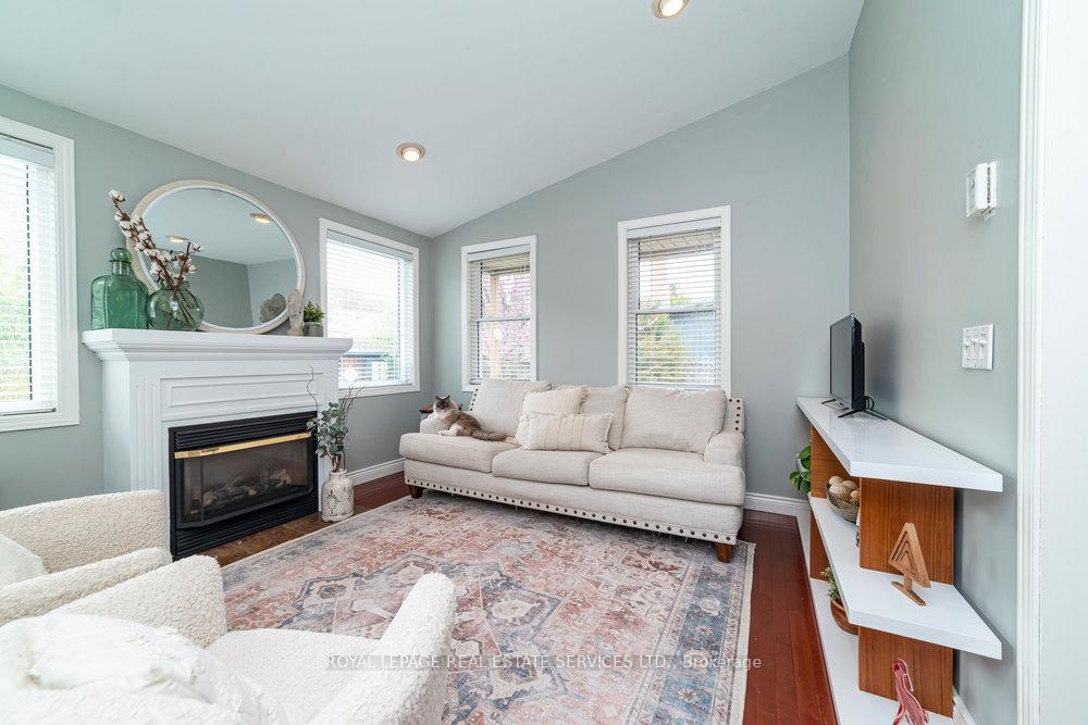 Photo 11 of 16 McKay Road, Hamilton, Dundas — HOMEH