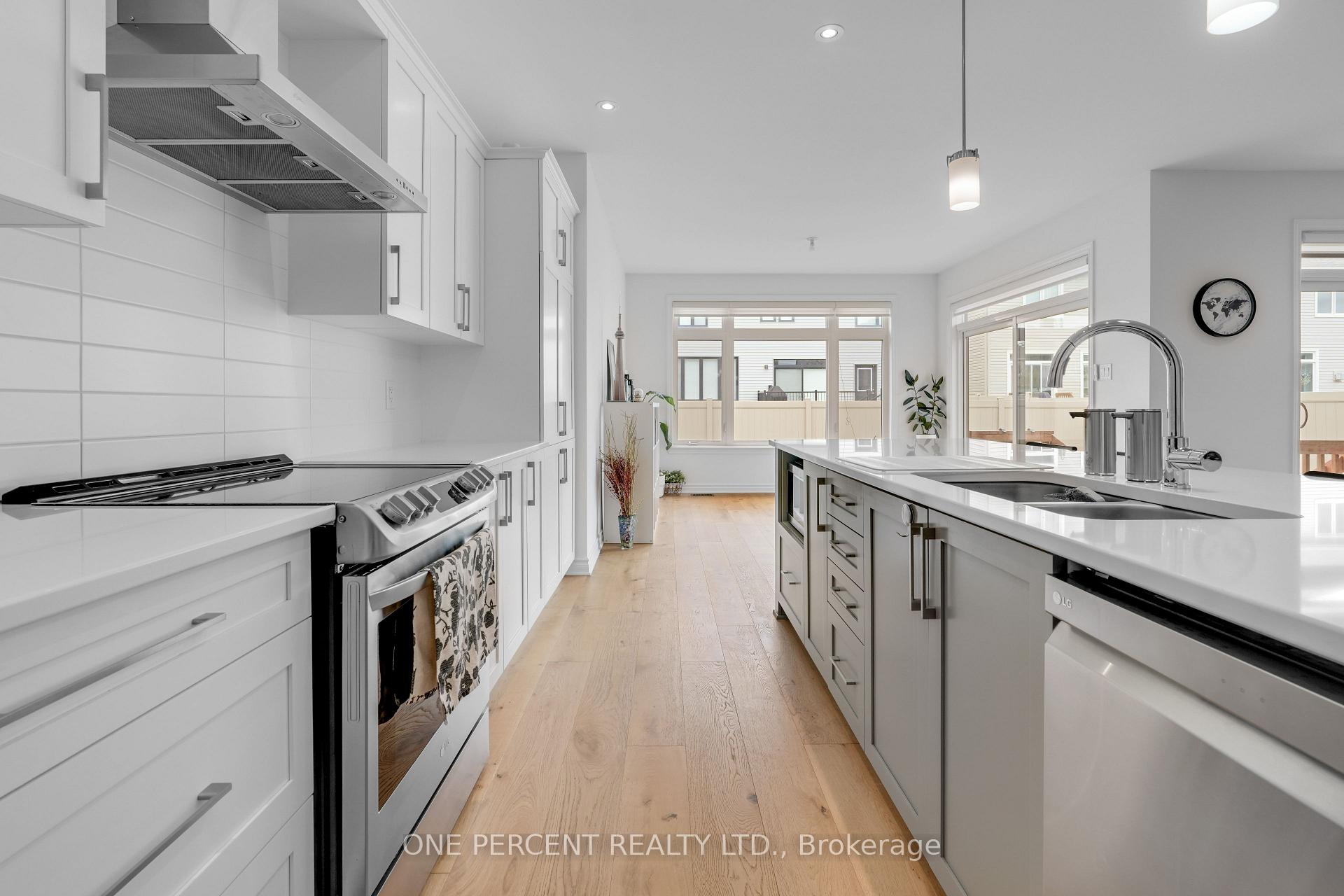 Photo 4 of 561 Bobolink Ridge, Ottawa, Stittsville (South) — HOMEH