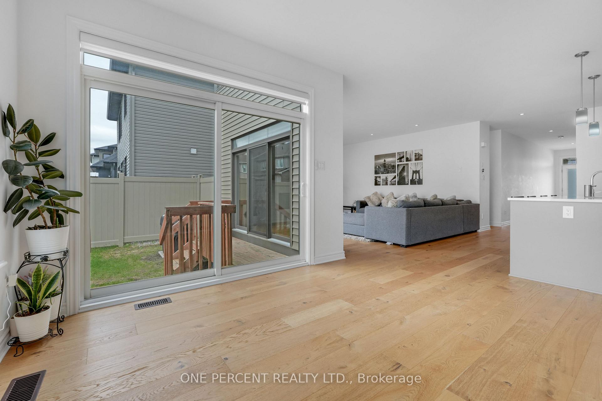 Photo 5 of 561 Bobolink Ridge, Ottawa, Stittsville (South) — HOMEH