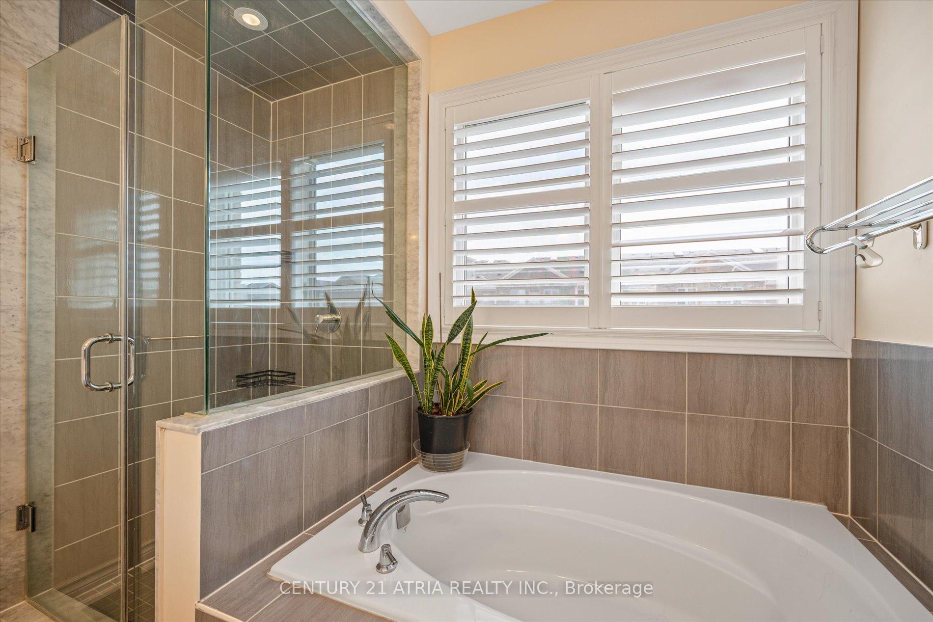 Photo 8 of 6 Park Glen Lane, Markham, Angus Glen — HOMEH