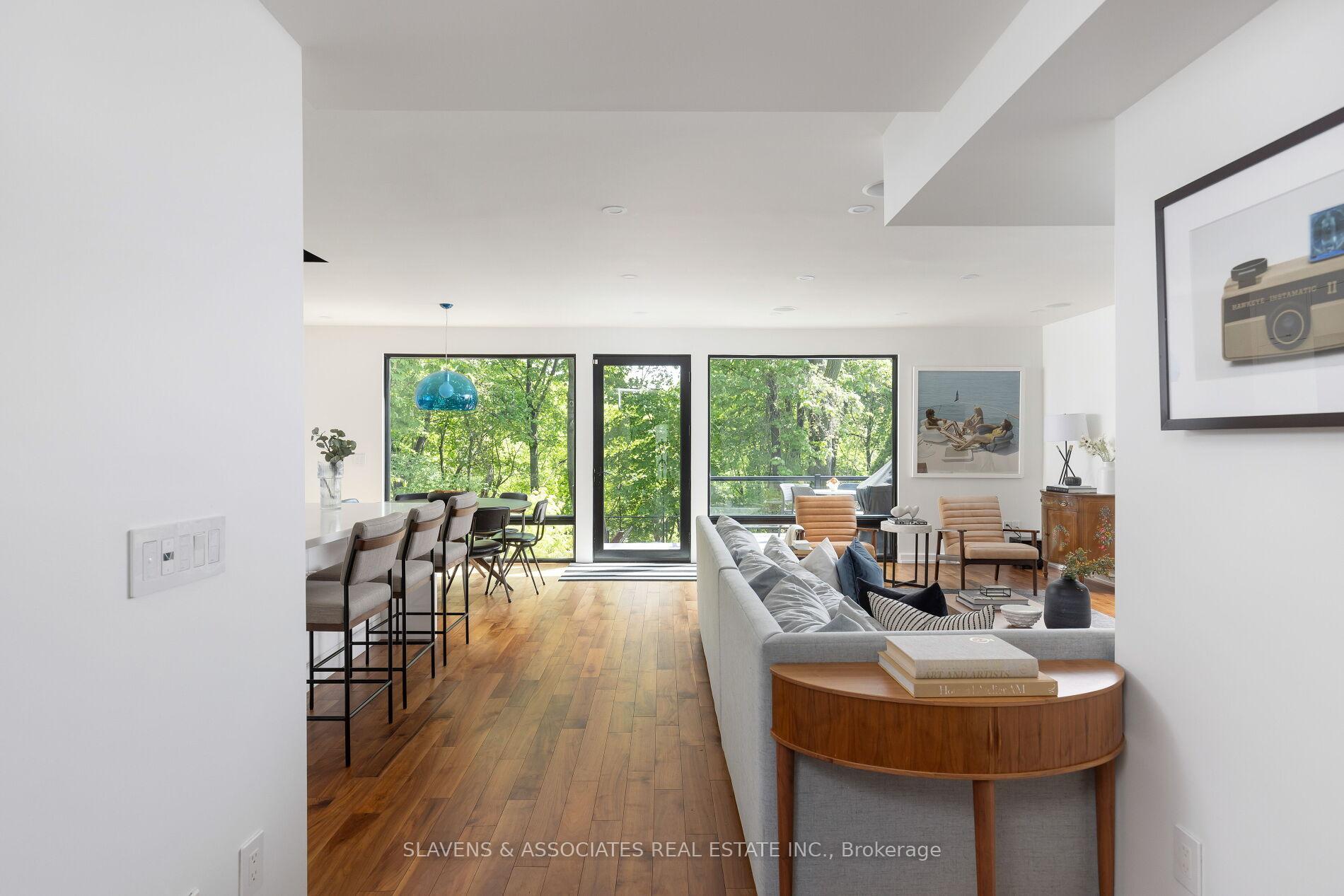 Photo 5 of 217 Lonsmount Drive, Toronto, Forest Hill South — HOMEH