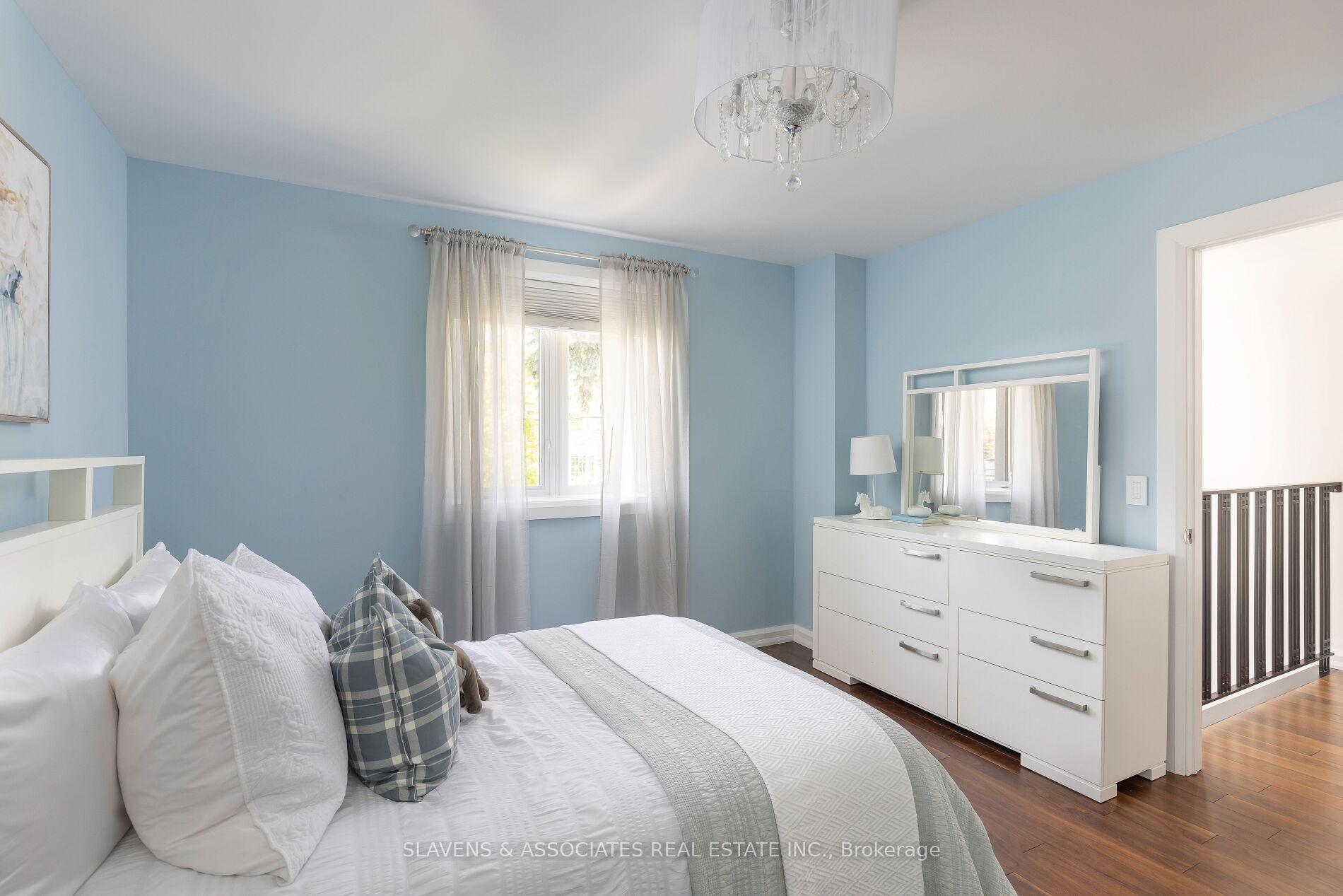 Photo 32 of 217 Lonsmount Drive, Toronto, Forest Hill South — HOMEH