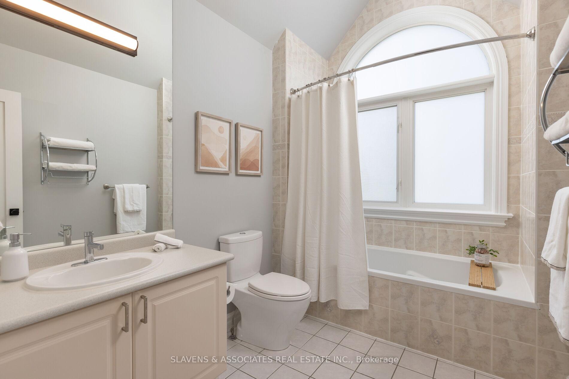 Photo 37 of 217 Lonsmount Drive, Toronto, Forest Hill South — HOMEH