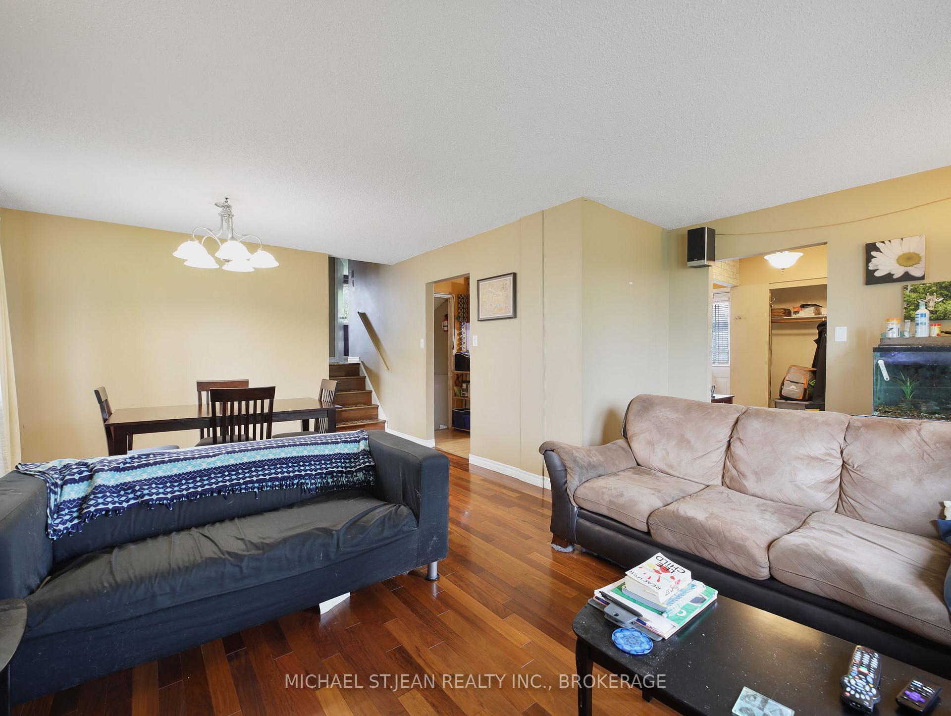 Photo 3 of 96 Carson Drive, Hamilton, Lisgar — HOMEH