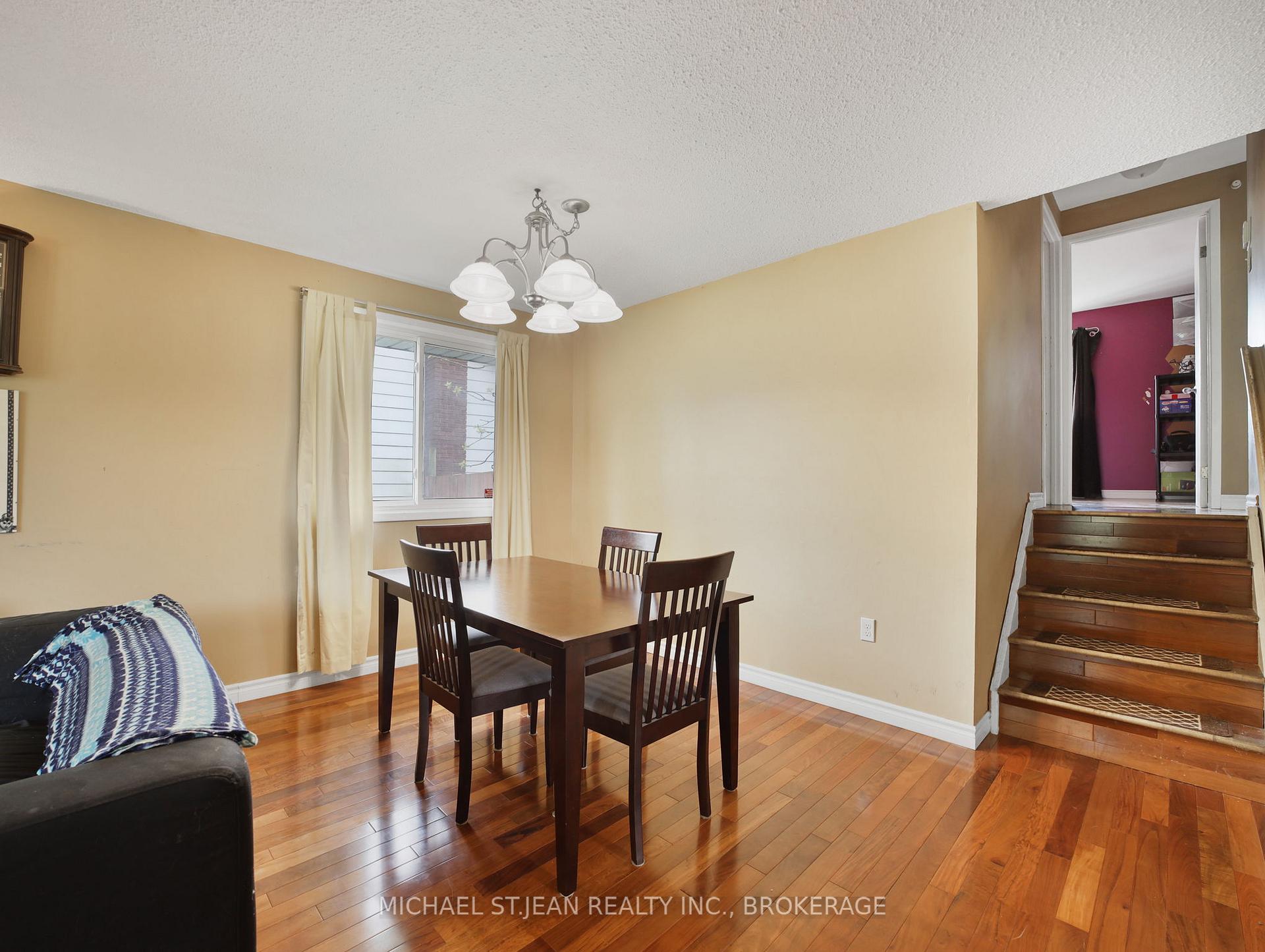 Photo 15 of 96 Carson Drive, Hamilton, Lisgar — HOMEH