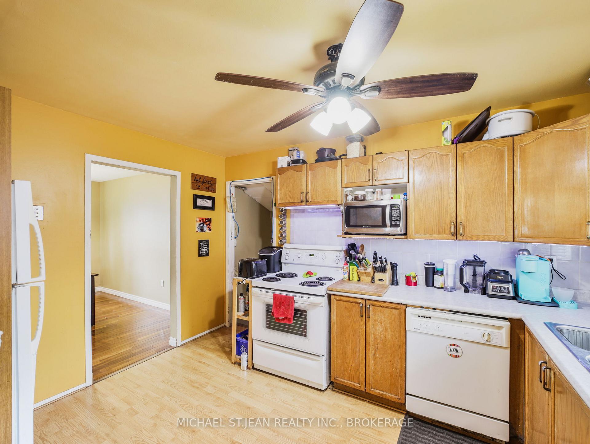 Photo 21 of 96 Carson Drive, Hamilton, Lisgar — HOMEH