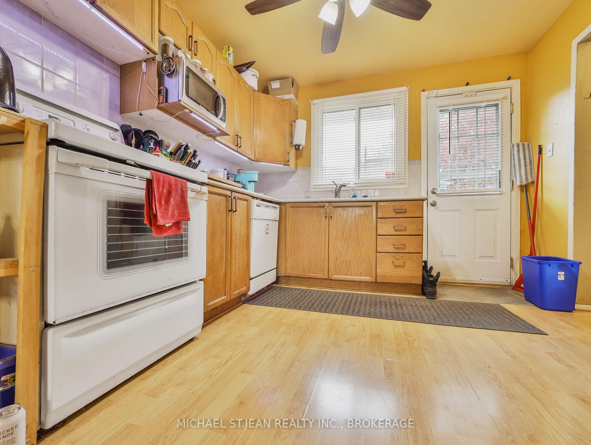 Photo 13 of 96 Carson Drive, Hamilton, Lisgar — HOMEH