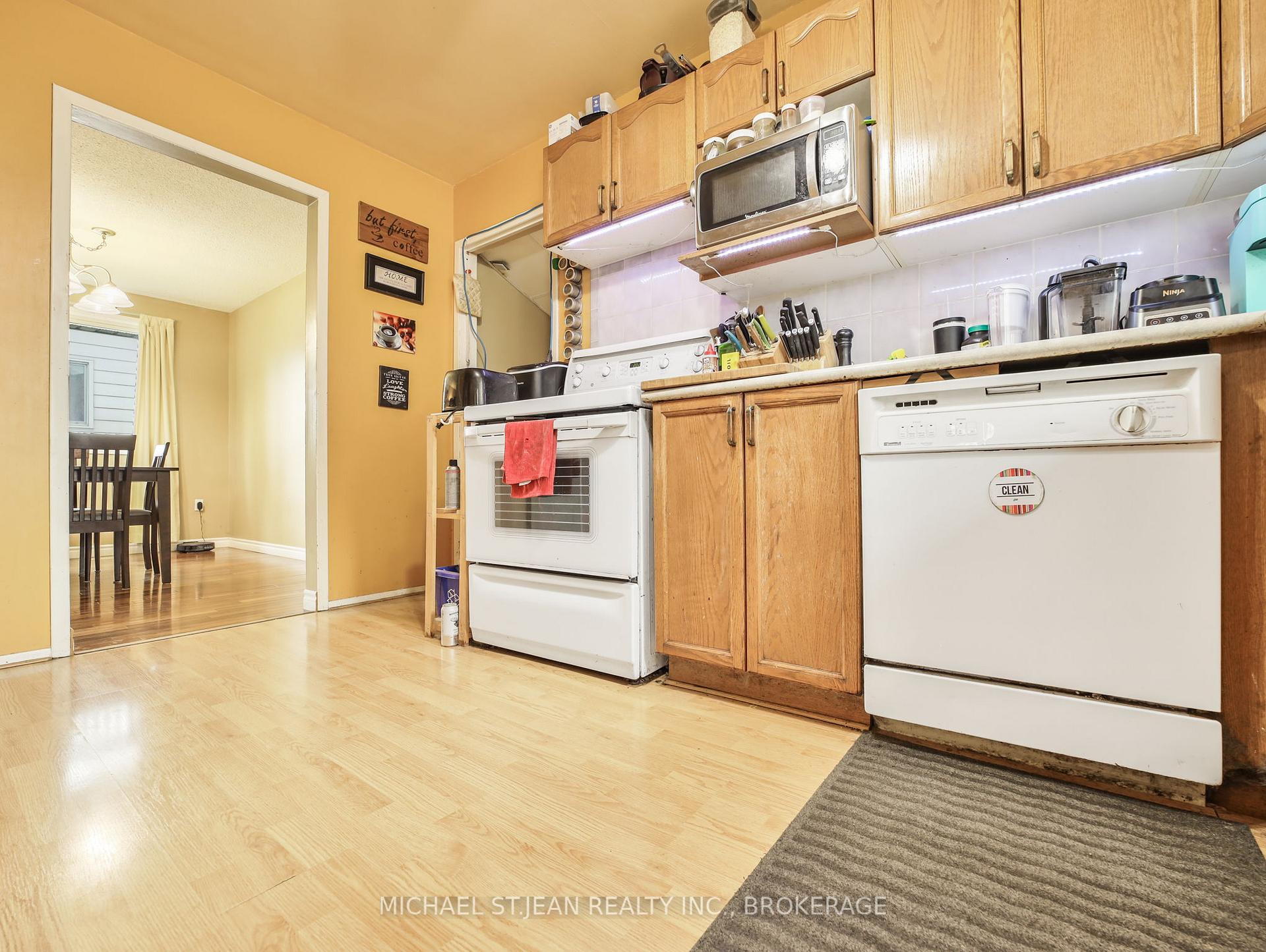 Photo 22 of 96 Carson Drive, Hamilton, Lisgar — HOMEH