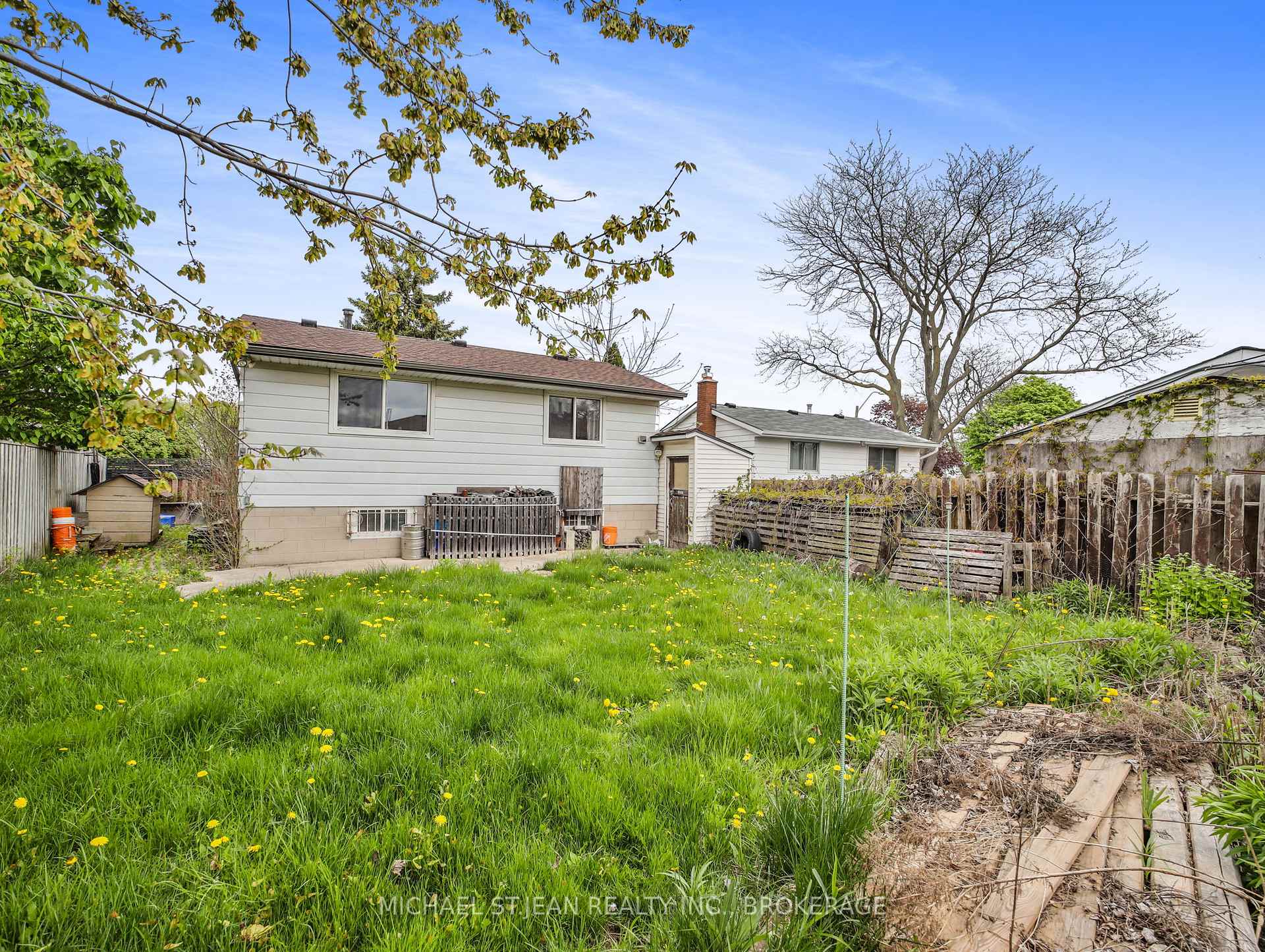 Photo 30 of 96 Carson Drive, Hamilton, Lisgar — HOMEH
