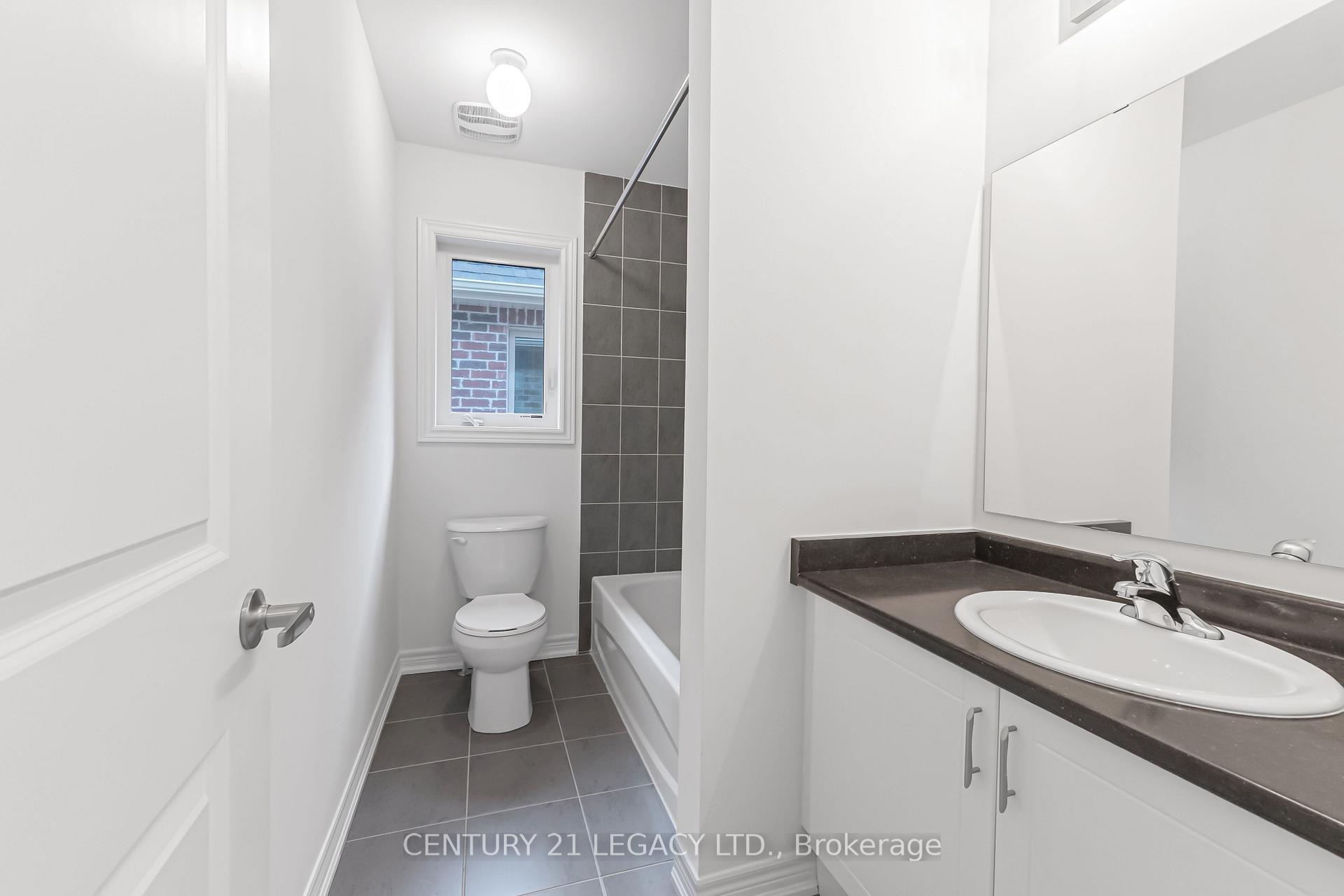 Photo 34 of 1274 Davis Loop, Innisfil, Lefroy — HOMEH