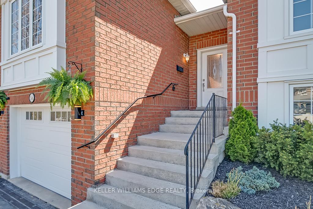 Photo 5 of 58 Laurendale Avenue, Hamilton, Waterdown — HOMEH